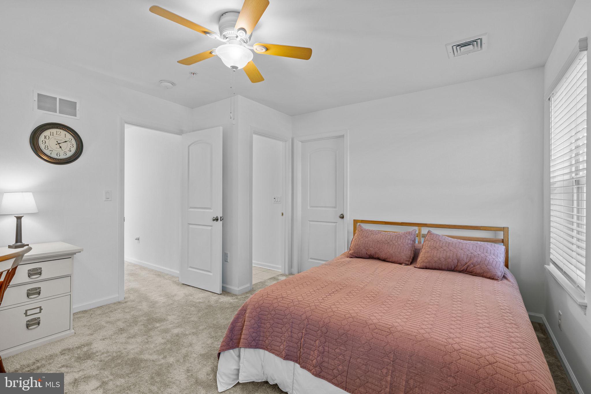 159 High Pointe Dr #16