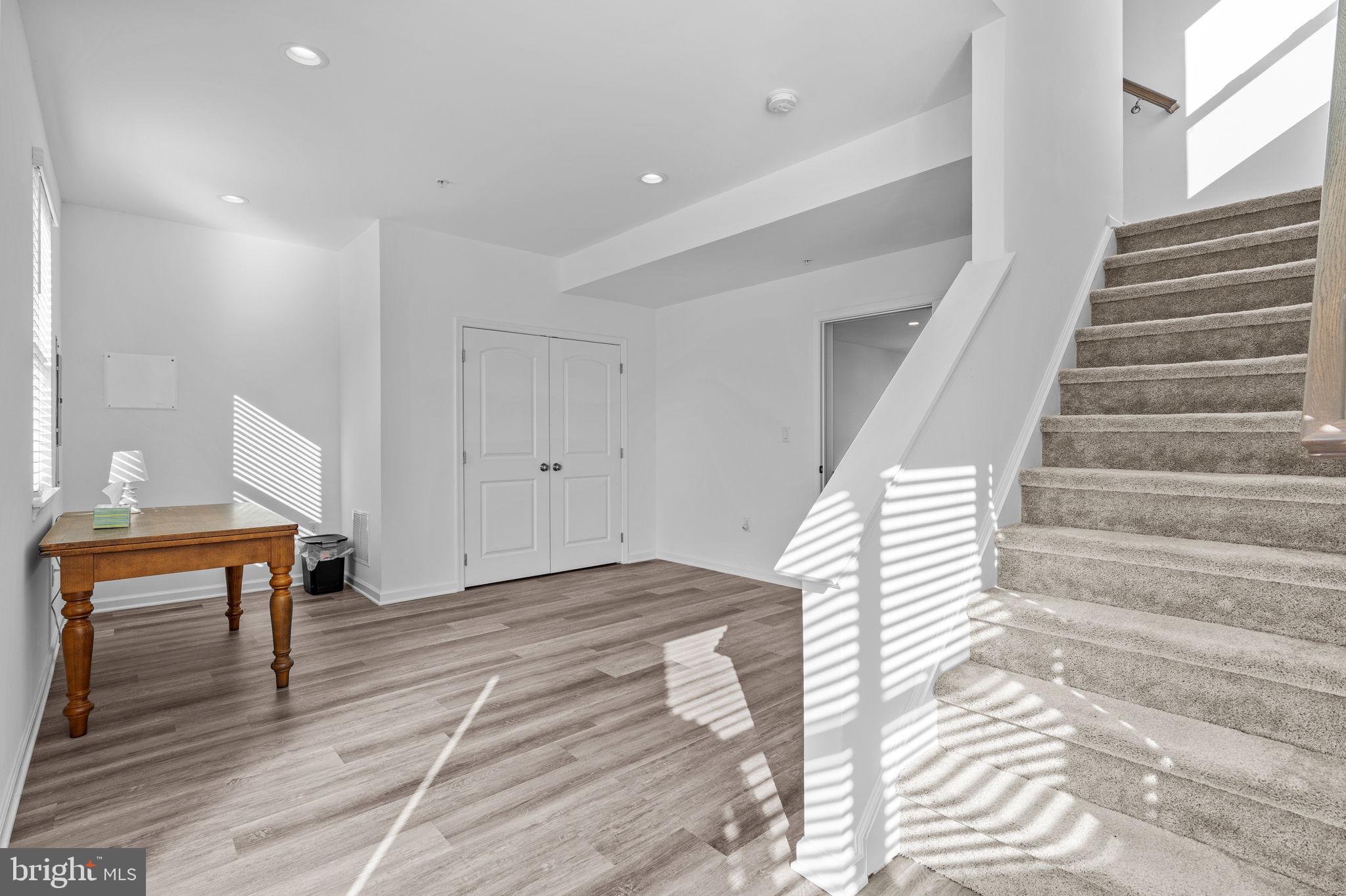 159 High Pointe Dr #16