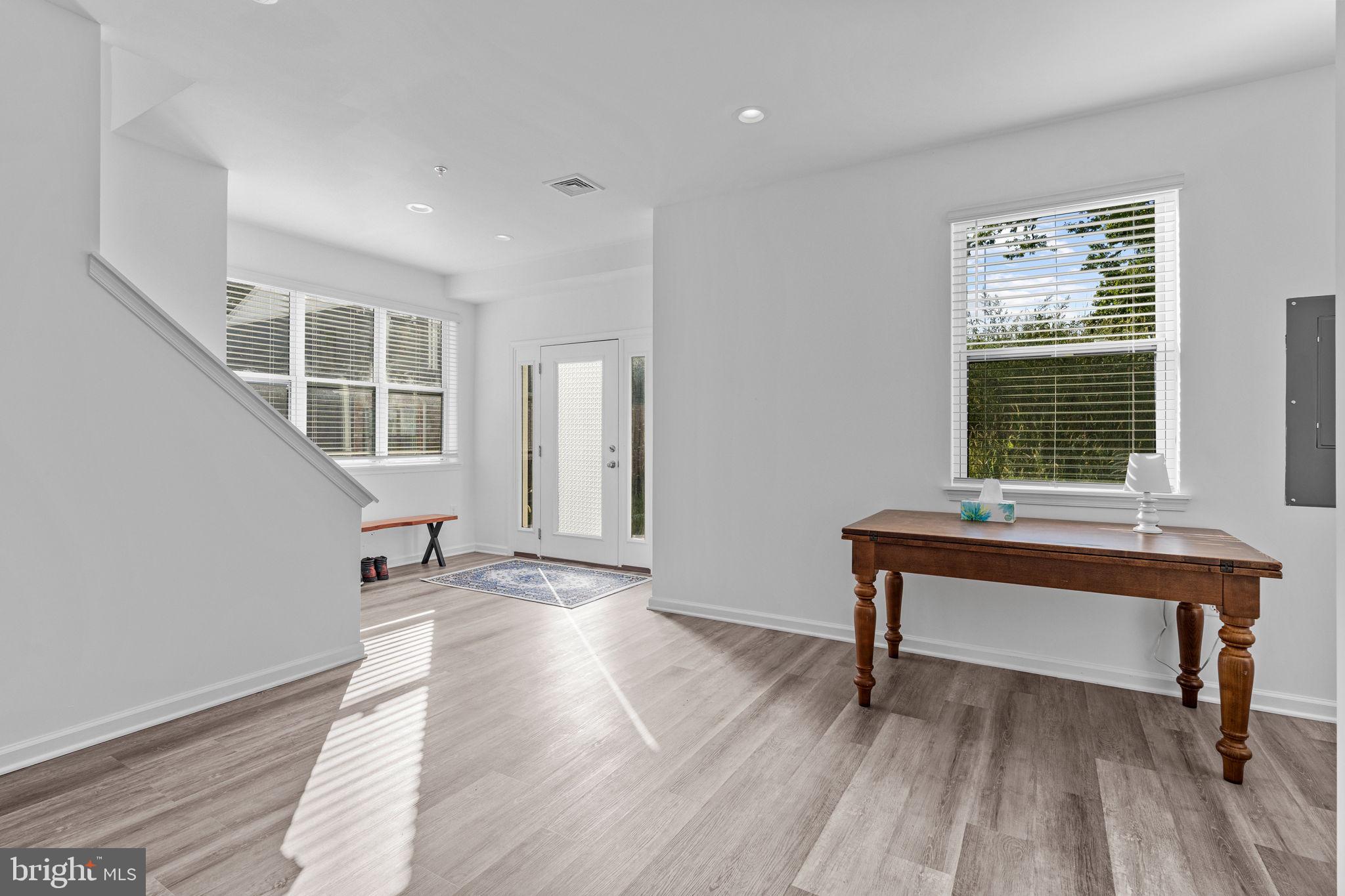 159 High Pointe Dr #16