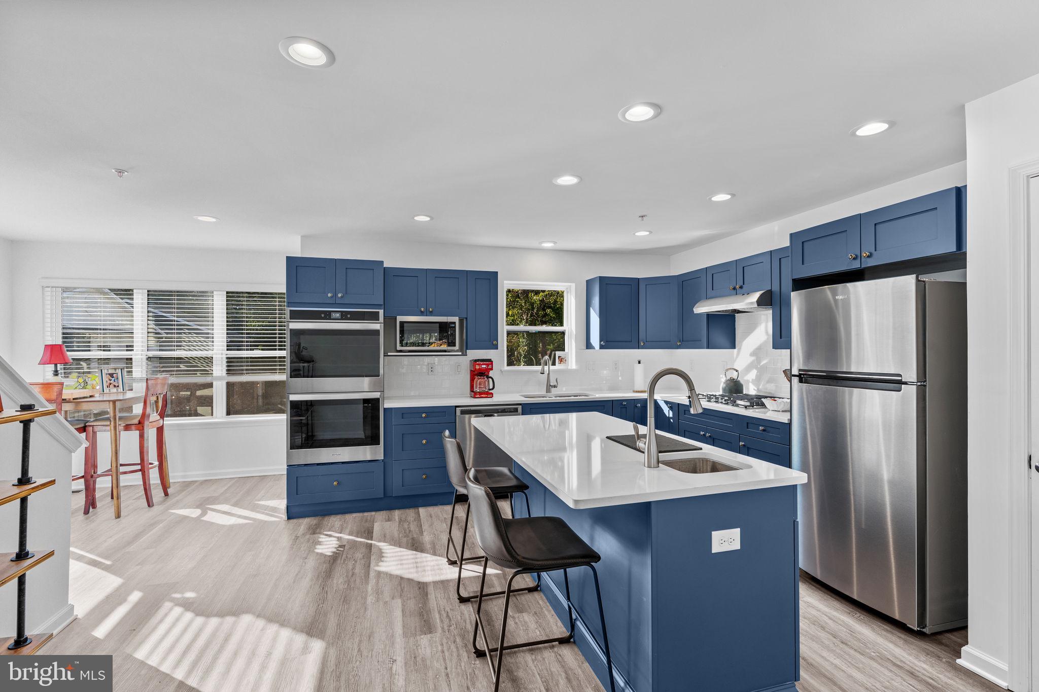 159 High Pointe Dr #16