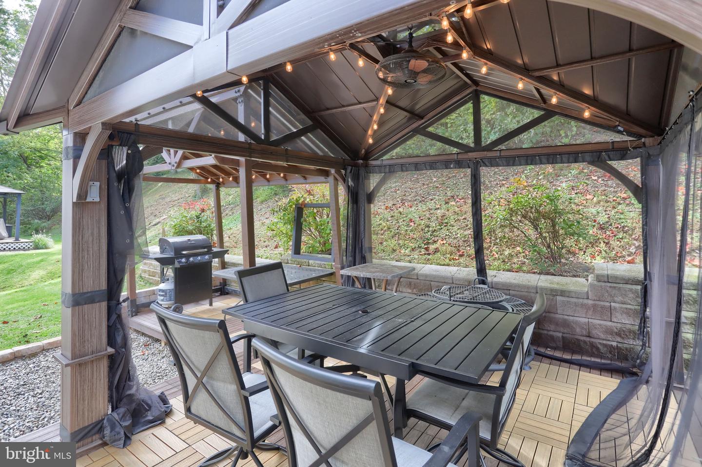21 Sweet Arrow Dr