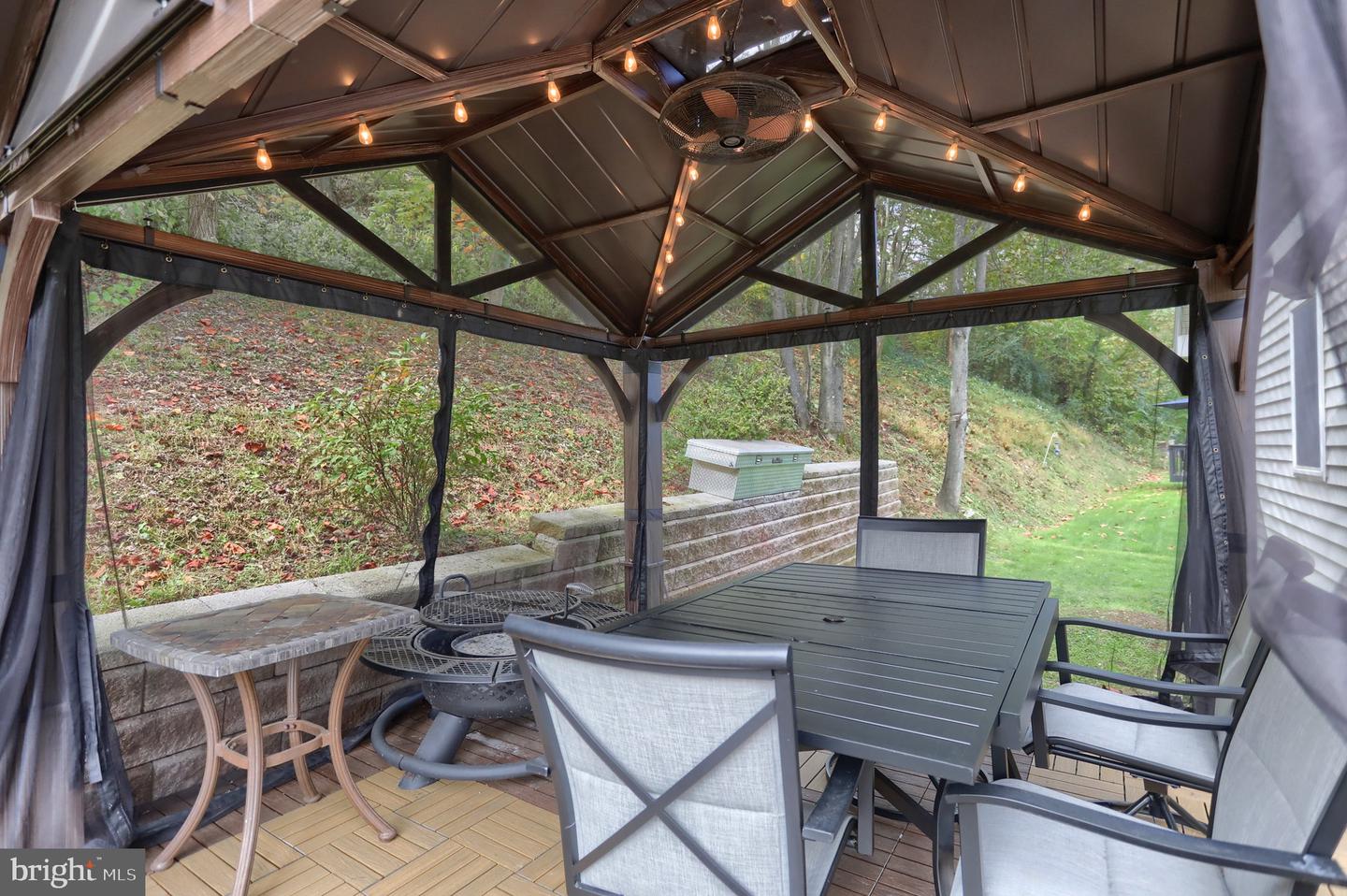 21 Sweet Arrow Dr
