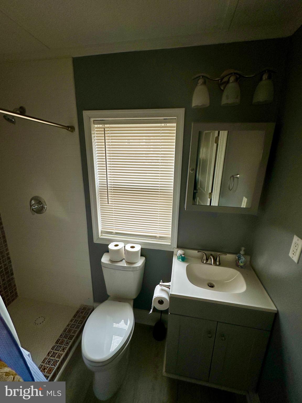 1630 E Chocolate Ave