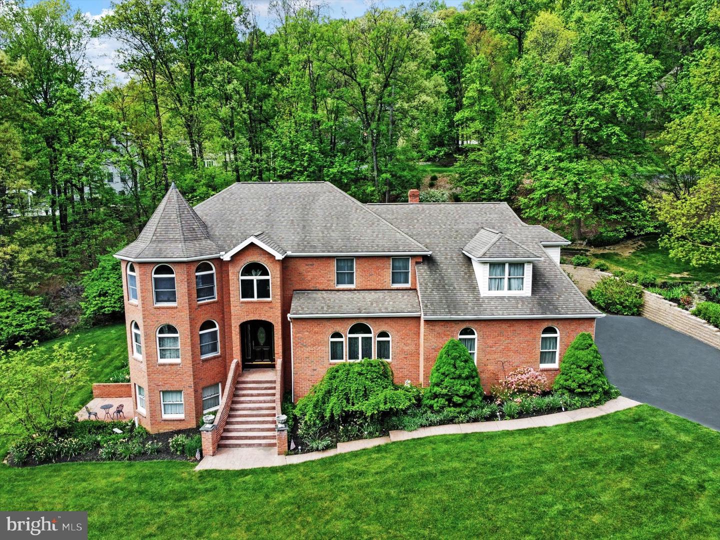 1671 Nottingham Dr