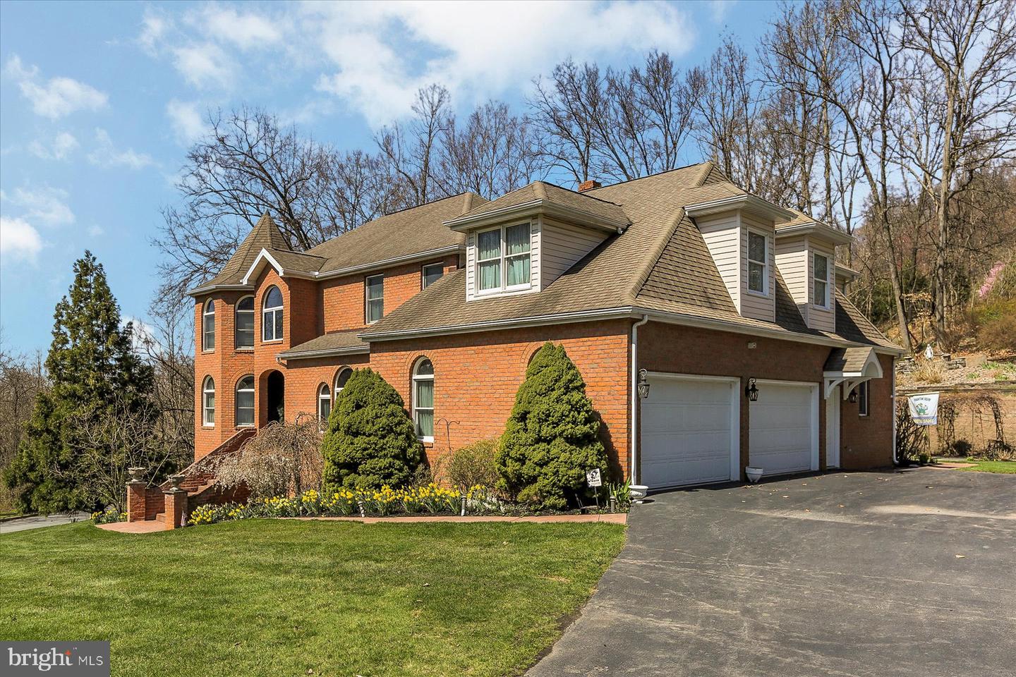1671 Nottingham Dr