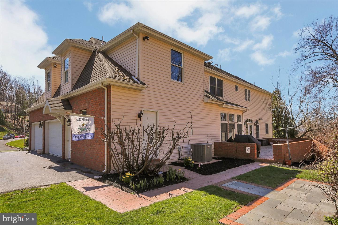 1671 Nottingham Dr
