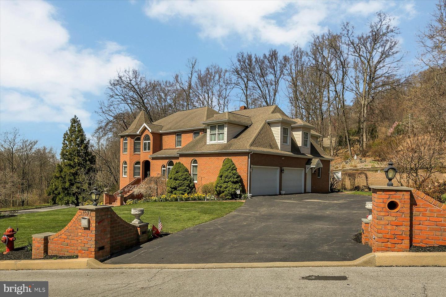 1671 Nottingham Dr