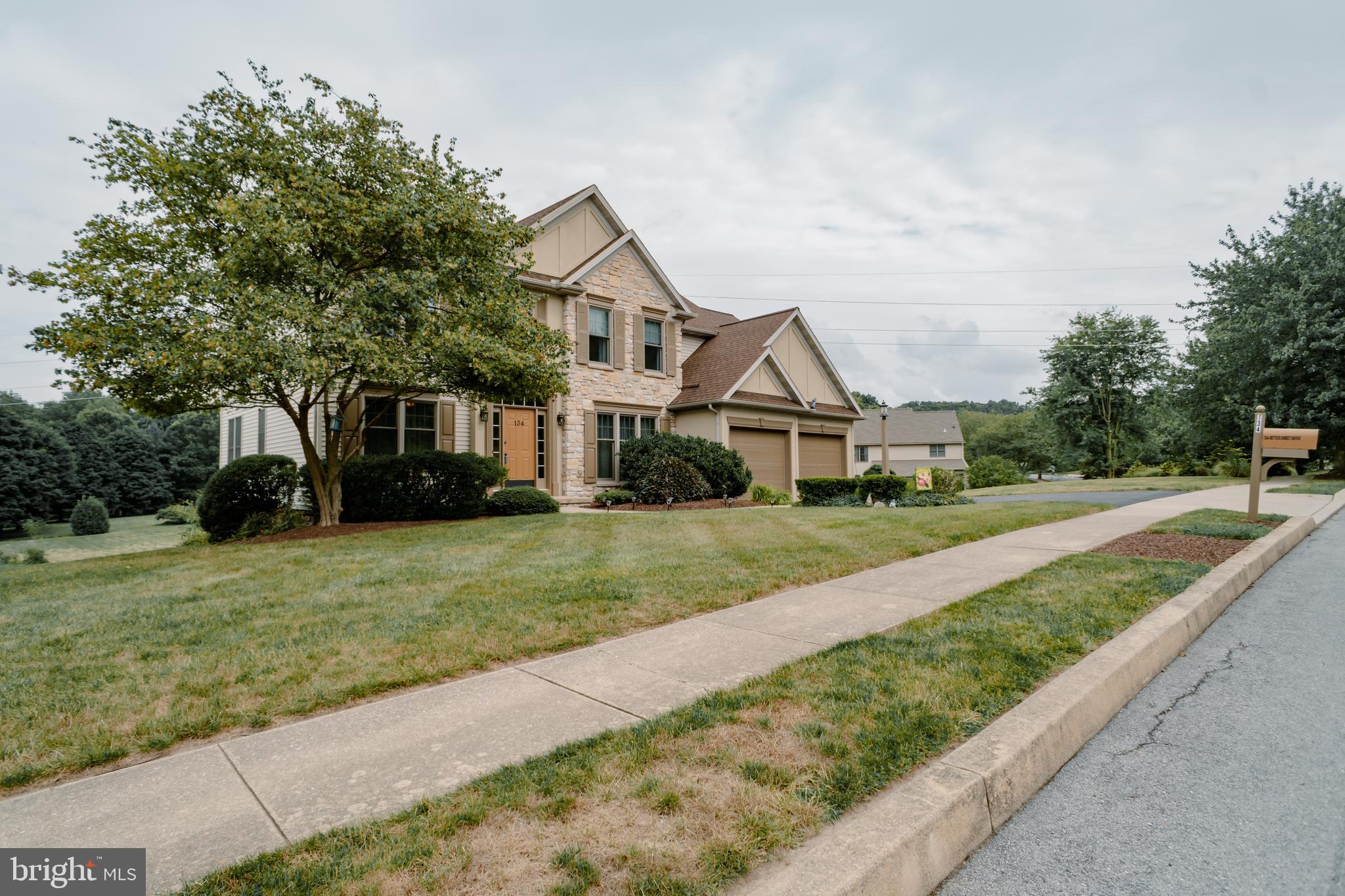 134 Bittersweet Dr