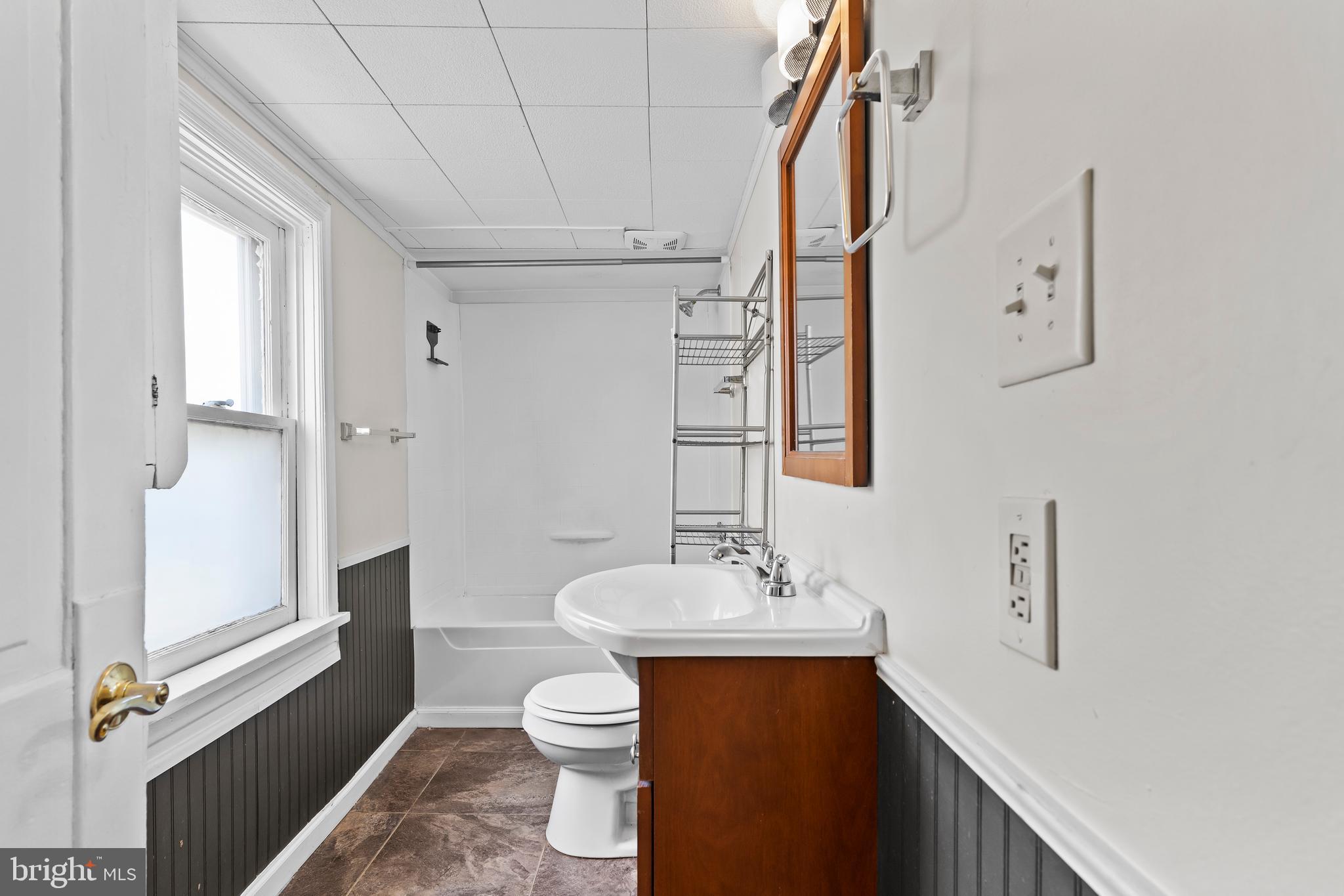 258 W 2ND STREET