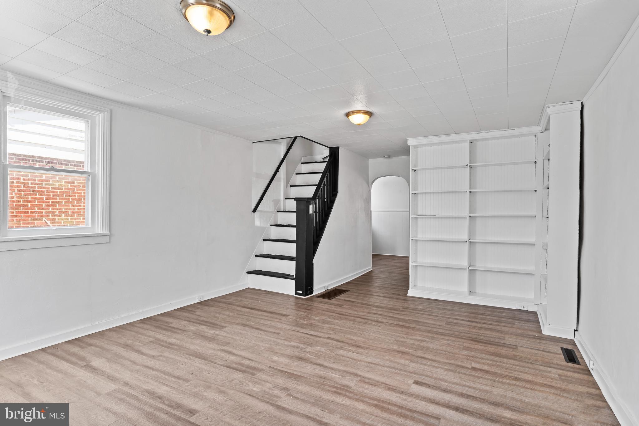 258 W 2ND STREET