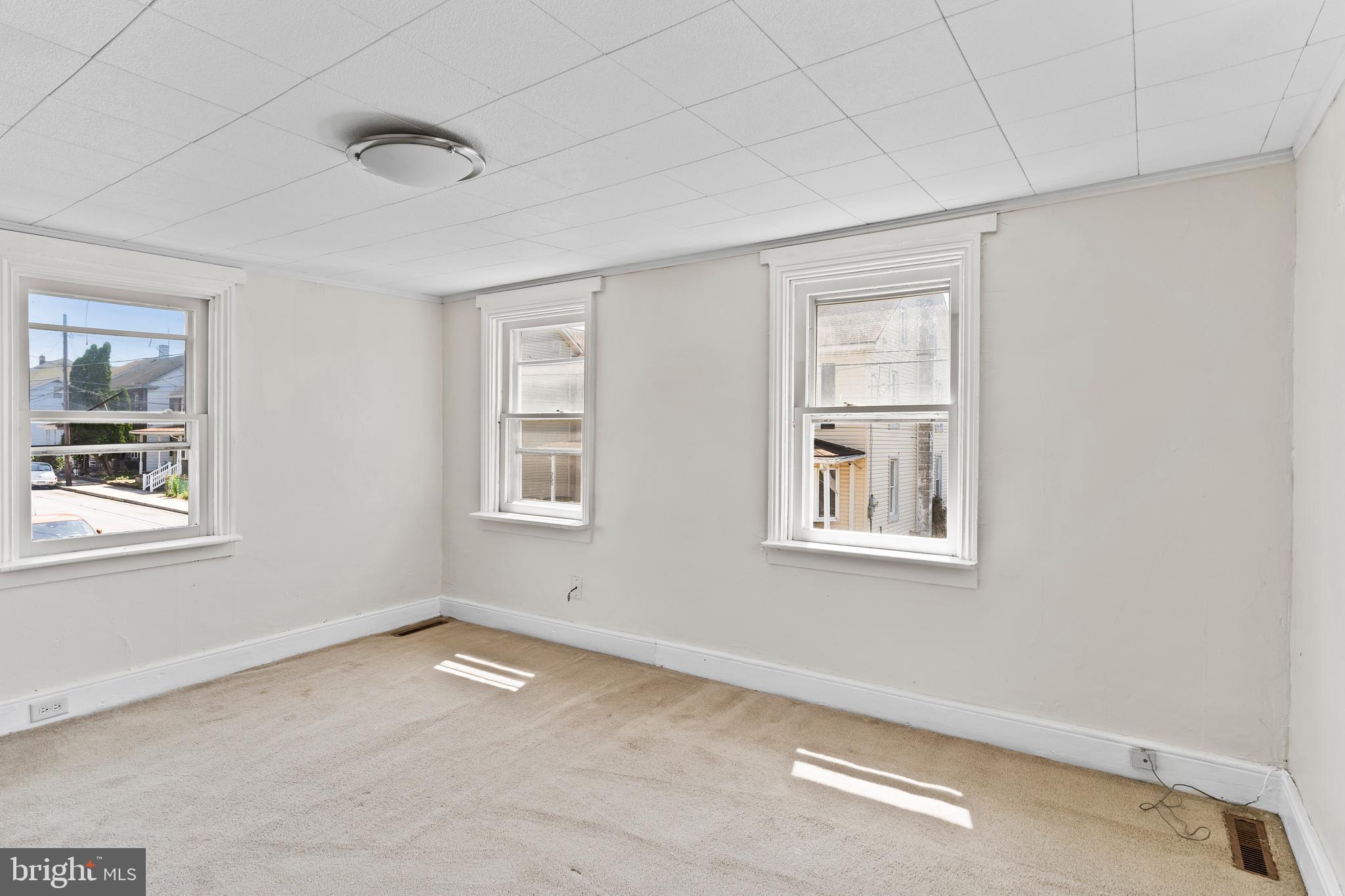 258 W 2ND STREET