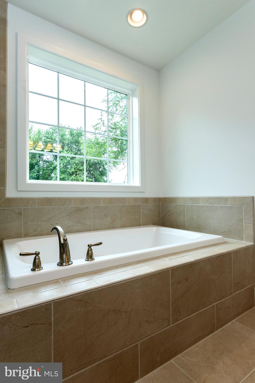 2312 CONTINENTAL DRIVE