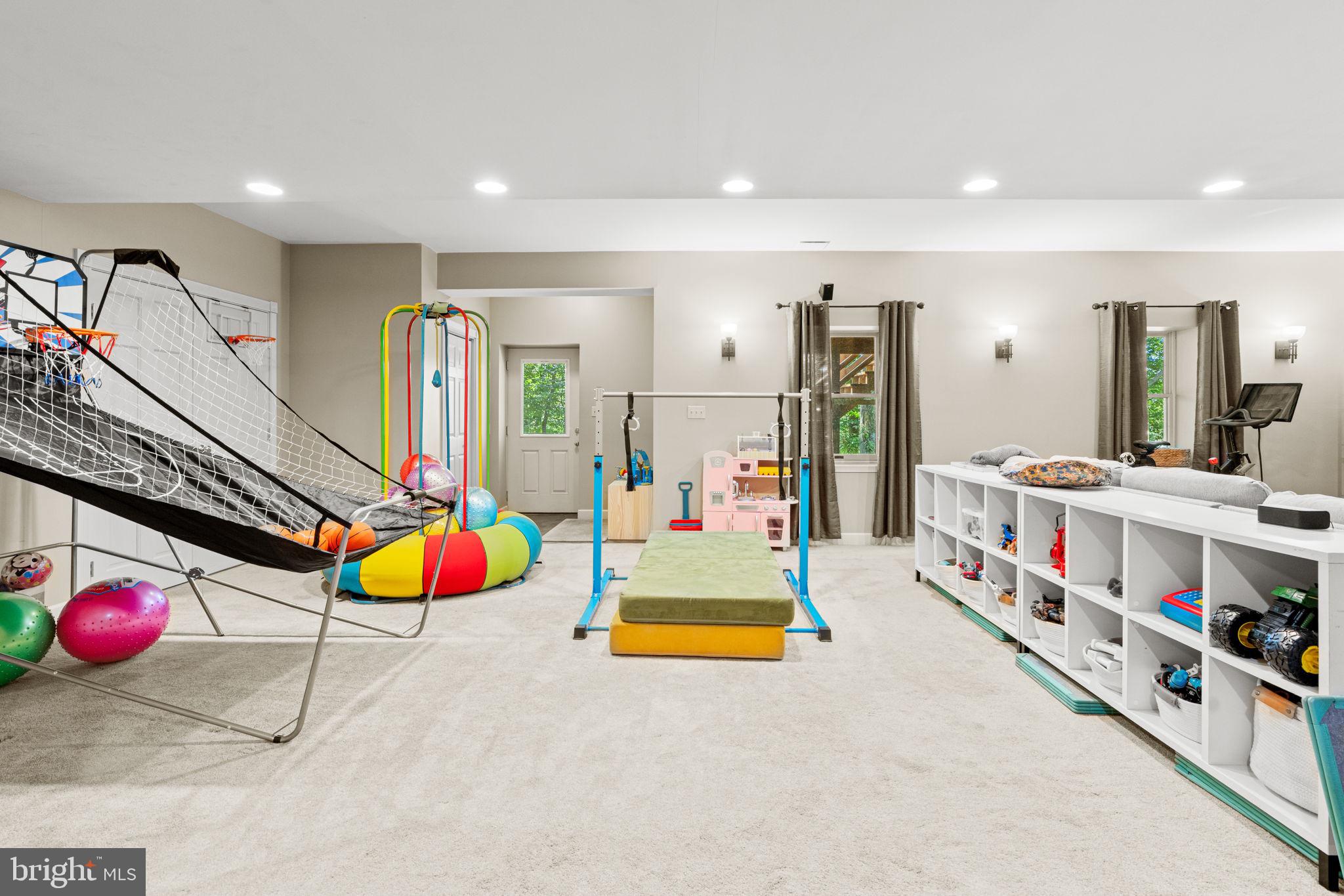 1155 GREENWOOD DRIVE