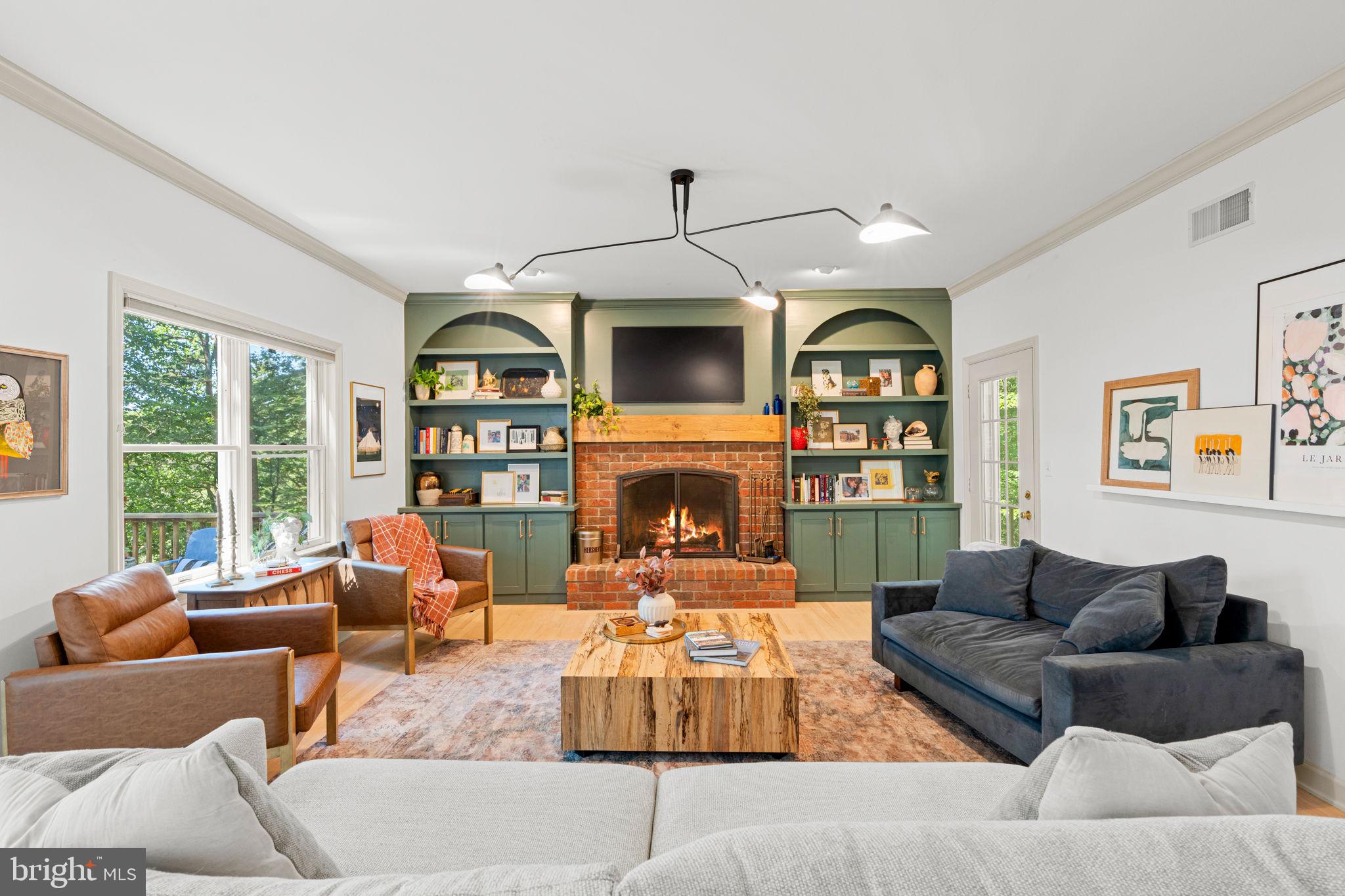 1155 GREENWOOD DRIVE