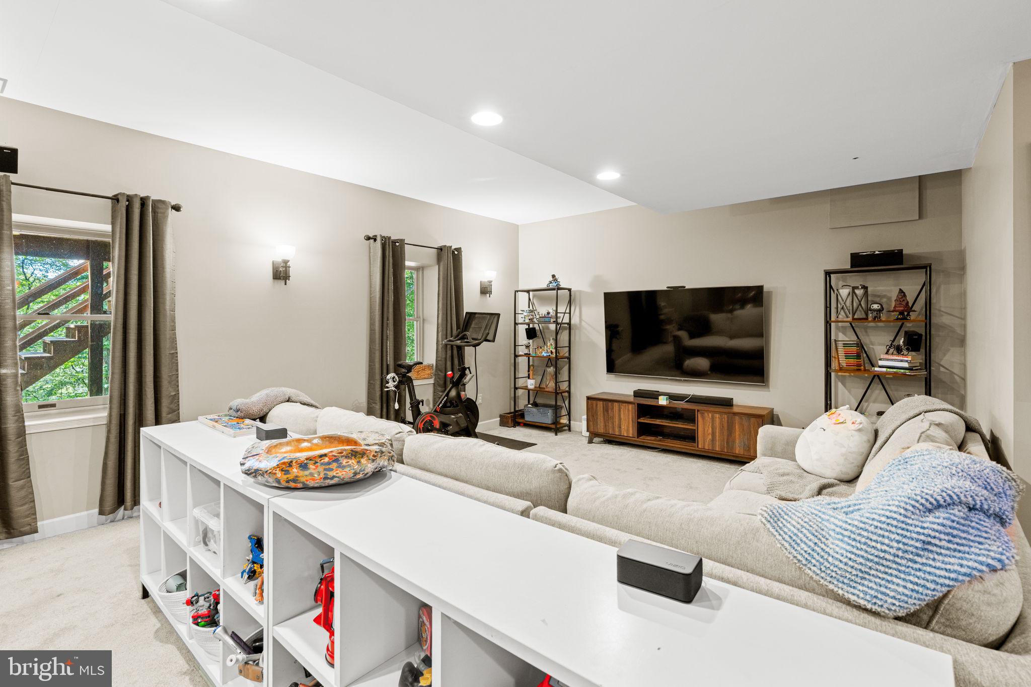 1155 GREENWOOD DRIVE