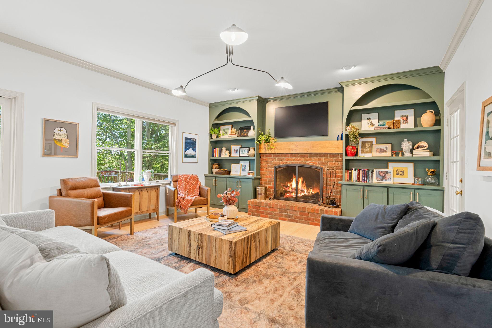 1155 GREENWOOD DRIVE