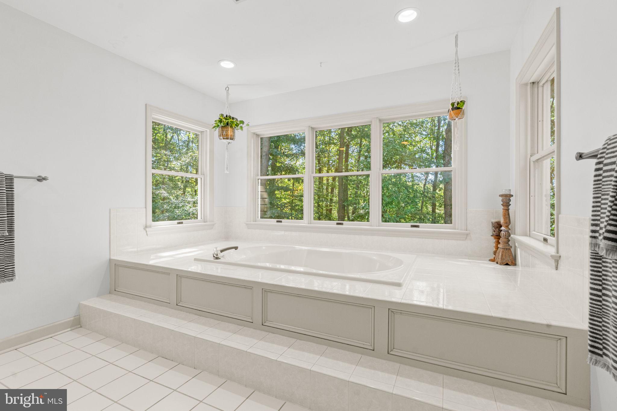 1155 GREENWOOD DRIVE