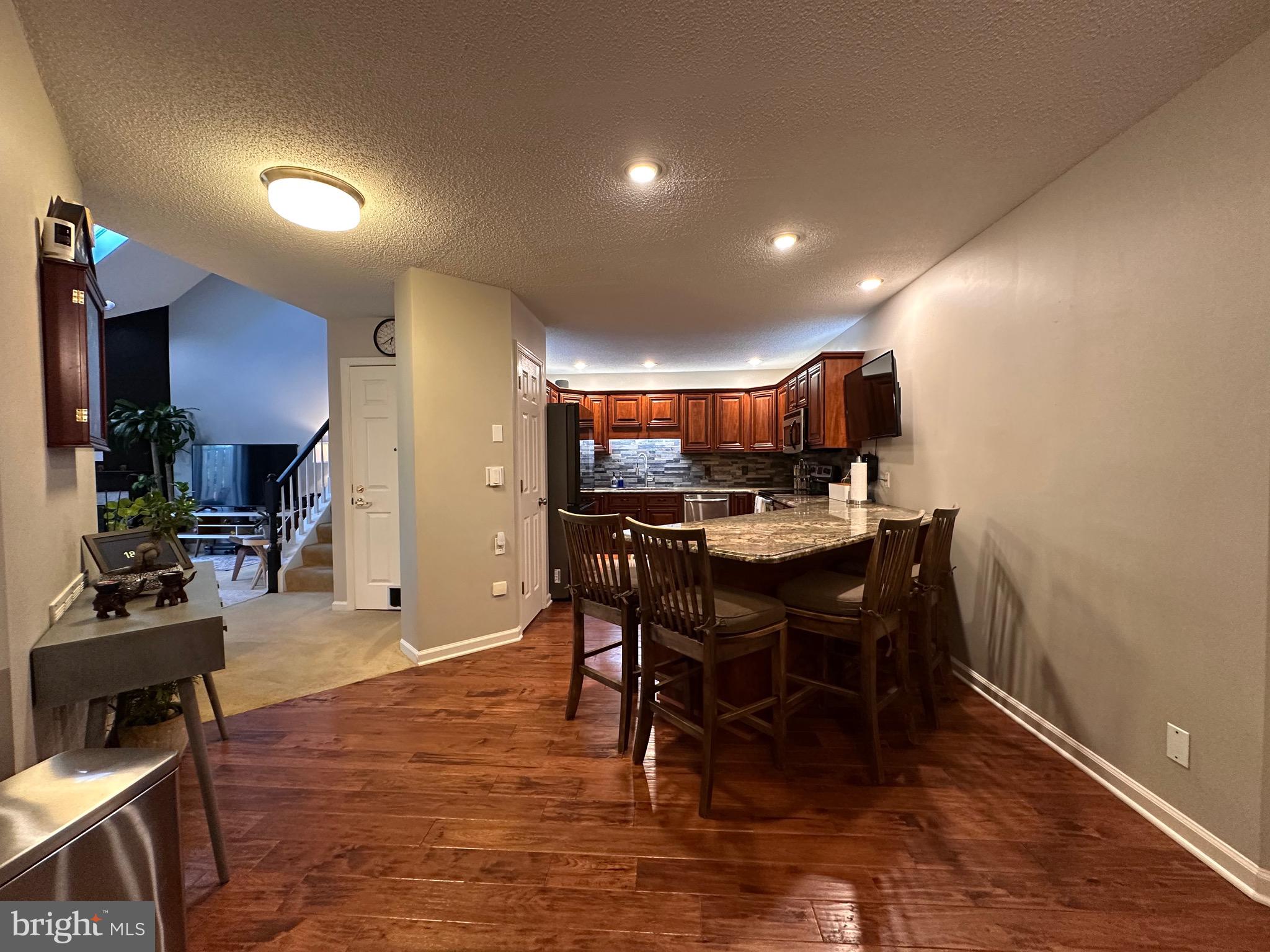 2805 OAKWOOD DRIVE