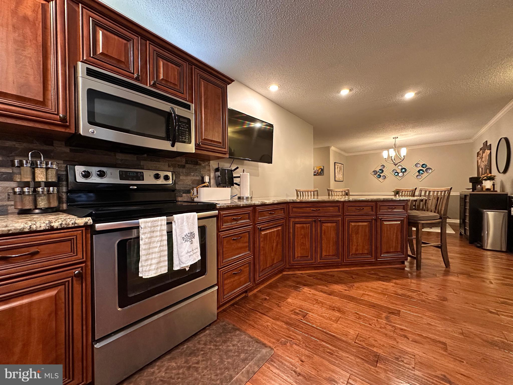 2805 OAKWOOD DRIVE