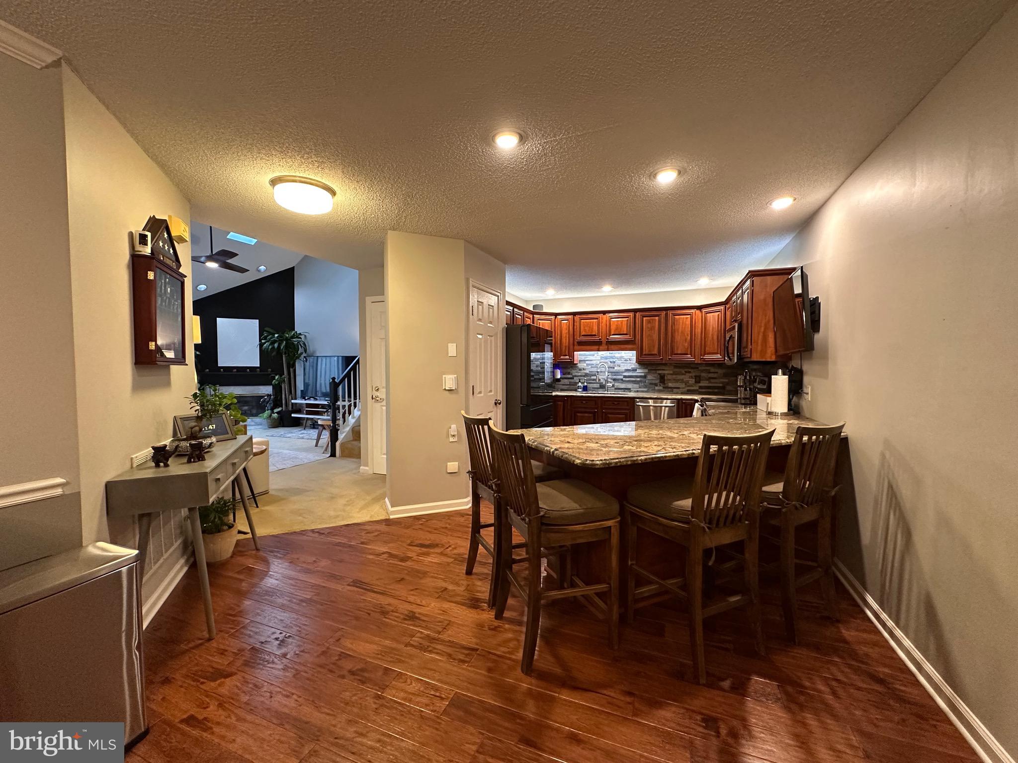 2805 OAKWOOD DRIVE