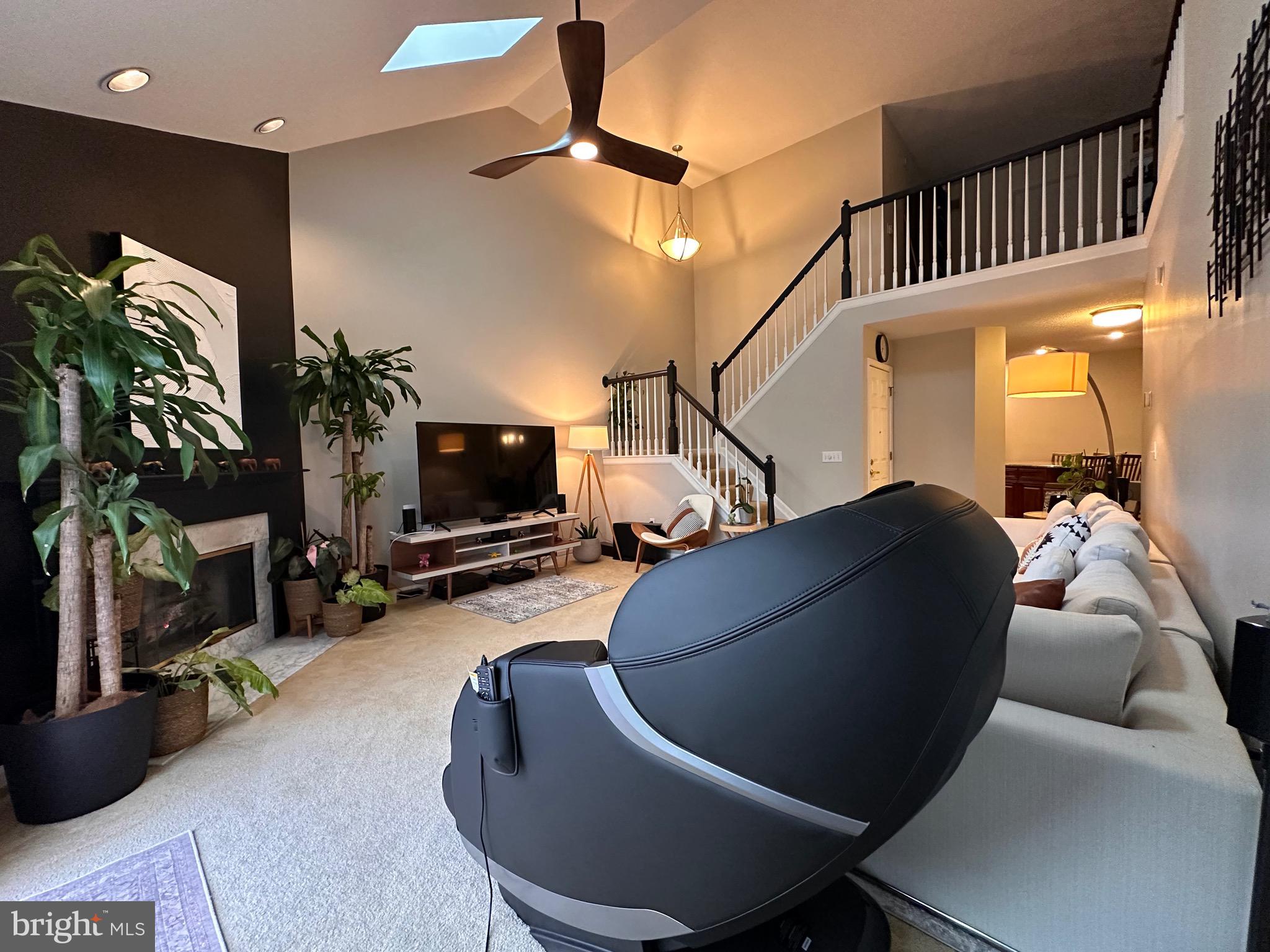 2805 OAKWOOD DRIVE