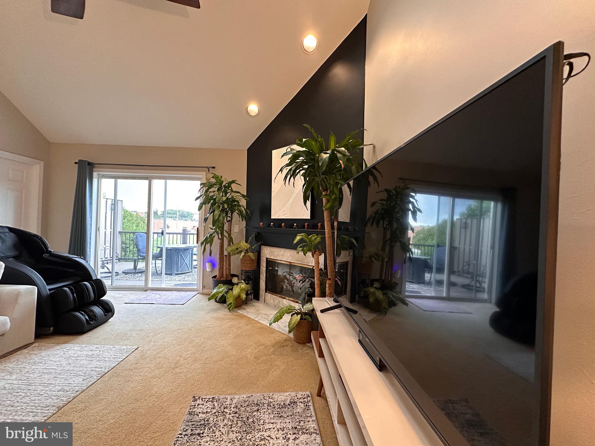 2805 OAKWOOD DRIVE