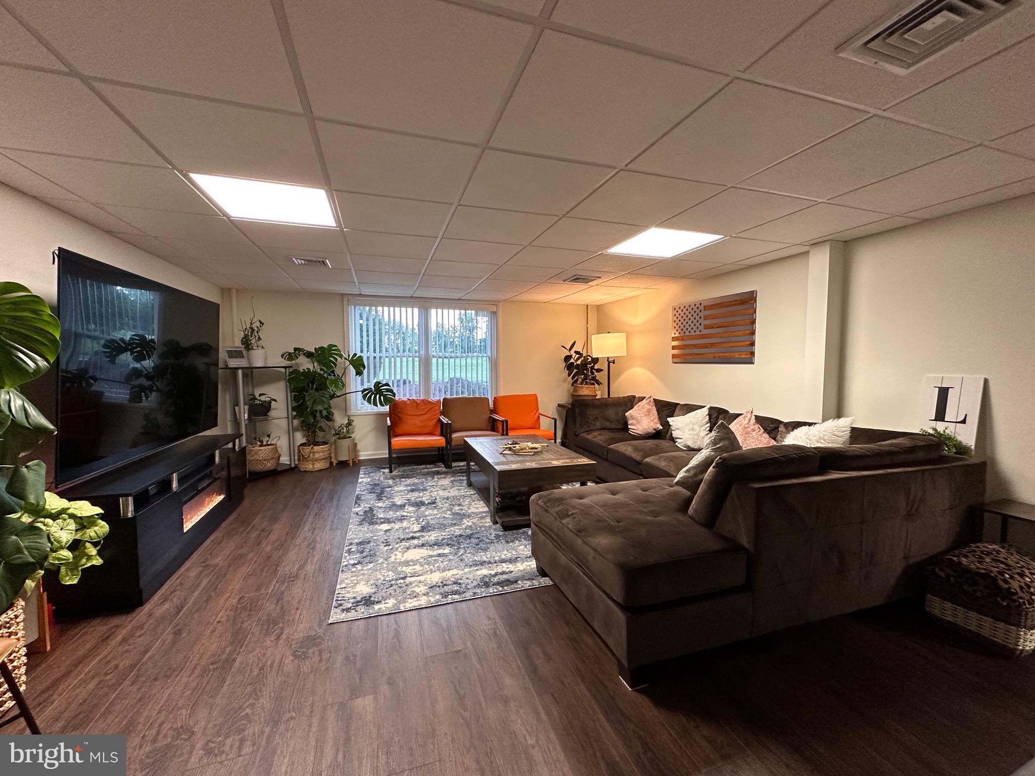 2805 OAKWOOD DRIVE