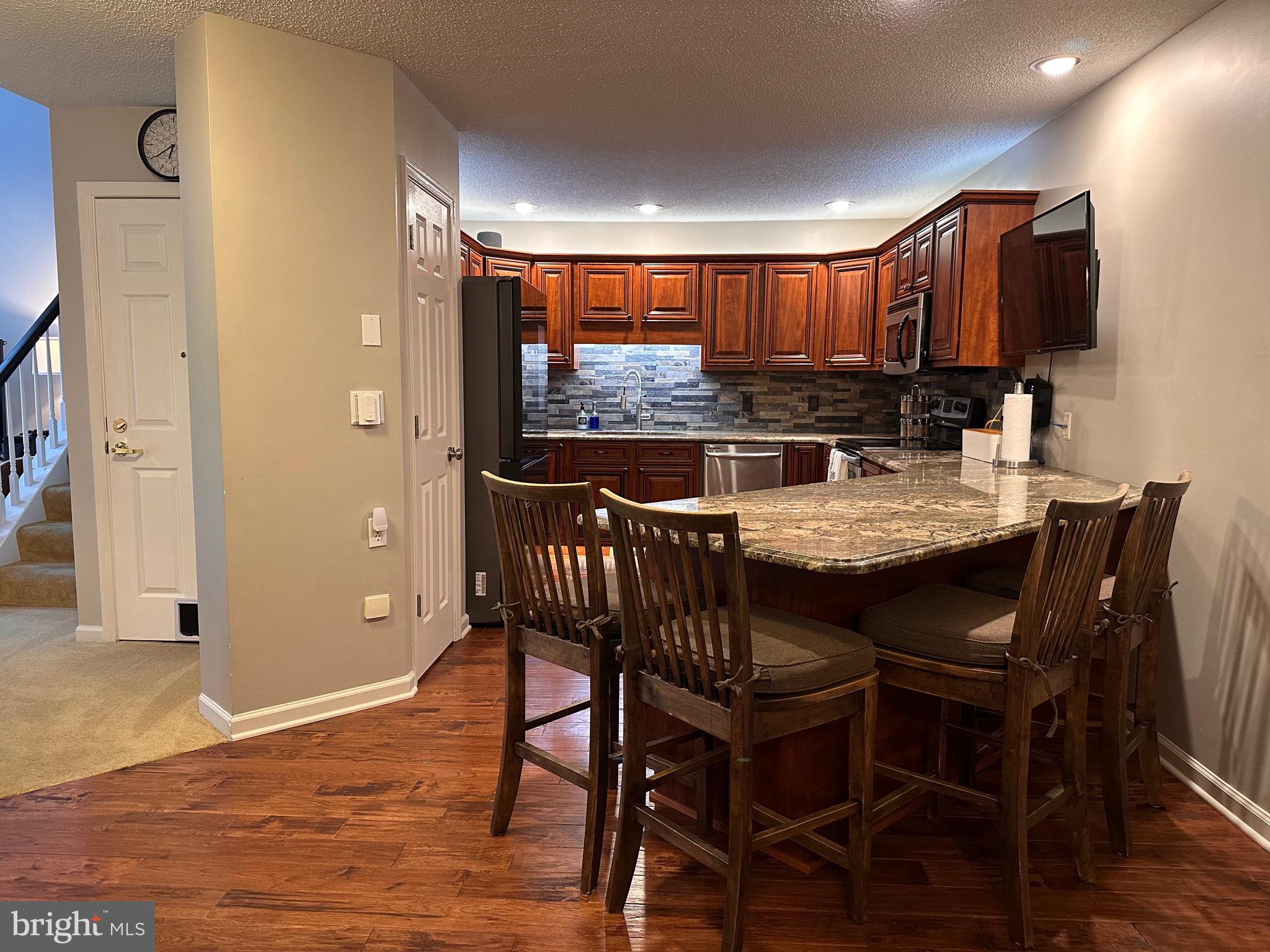 2805 OAKWOOD DRIVE