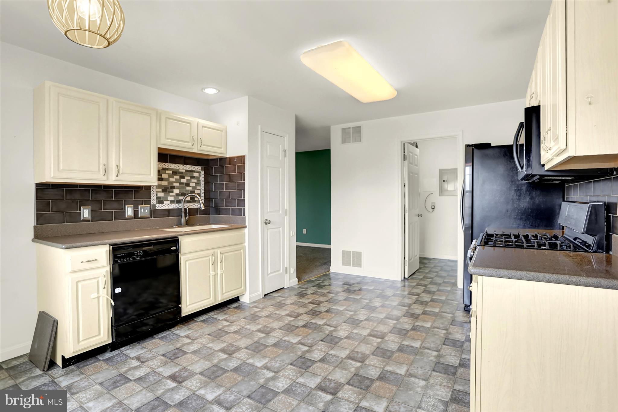 287 THRUSH DRIVE