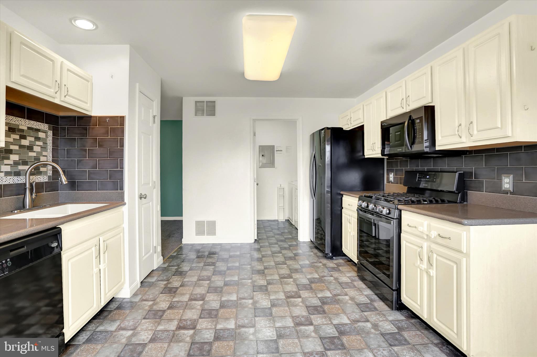 287 THRUSH DRIVE