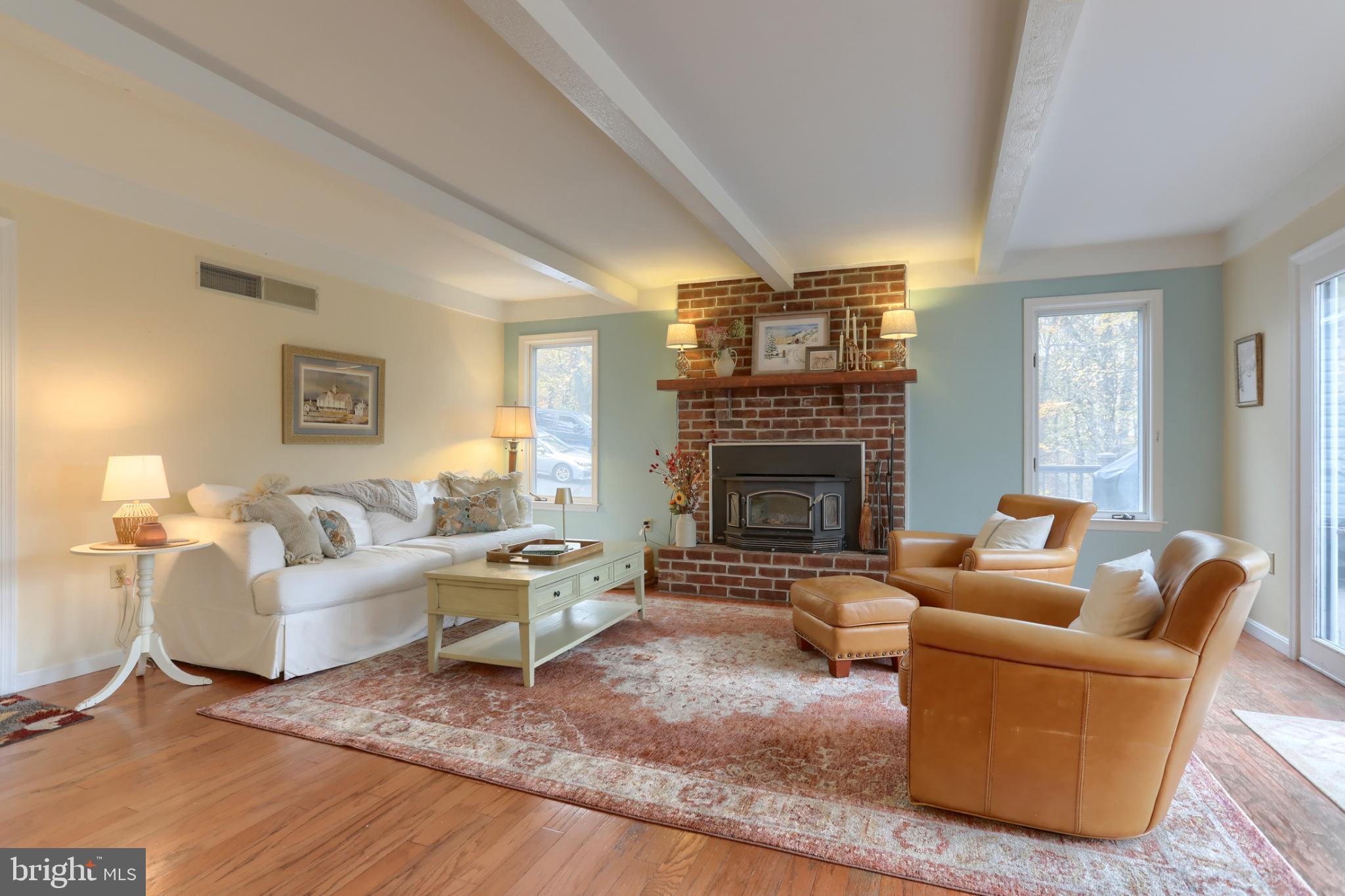 1609 SPRING HILL DRIVE