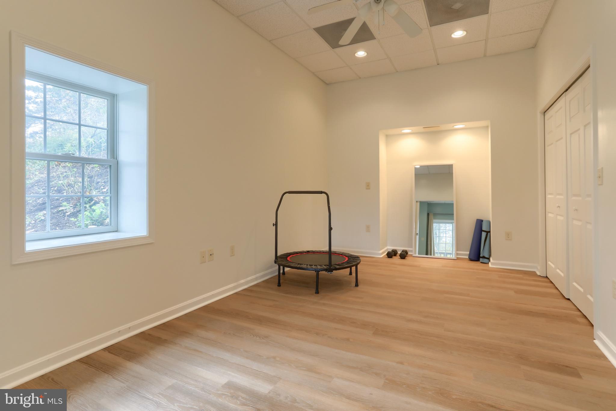 1609 SPRING HILL DRIVE