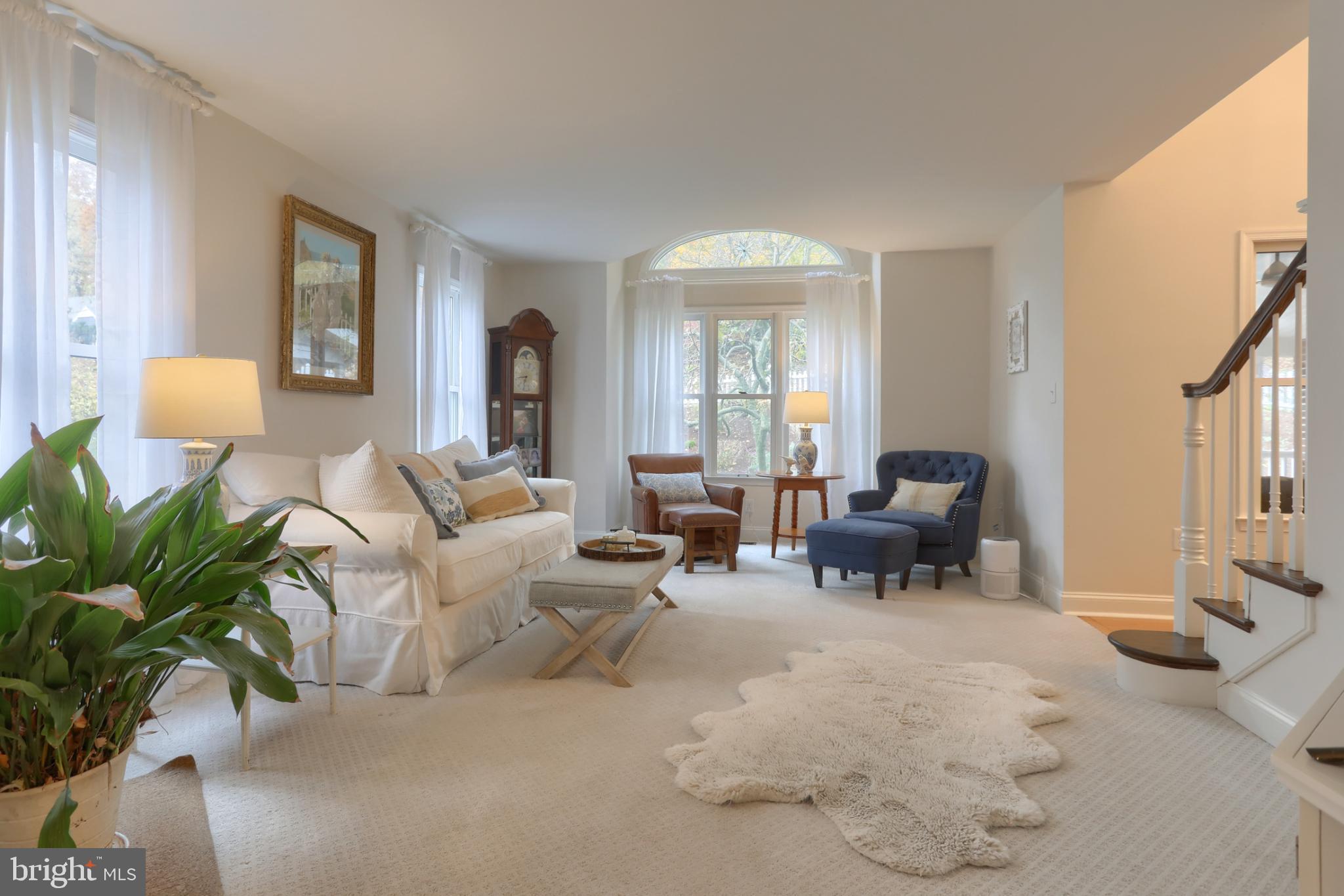 1609 SPRING HILL DRIVE