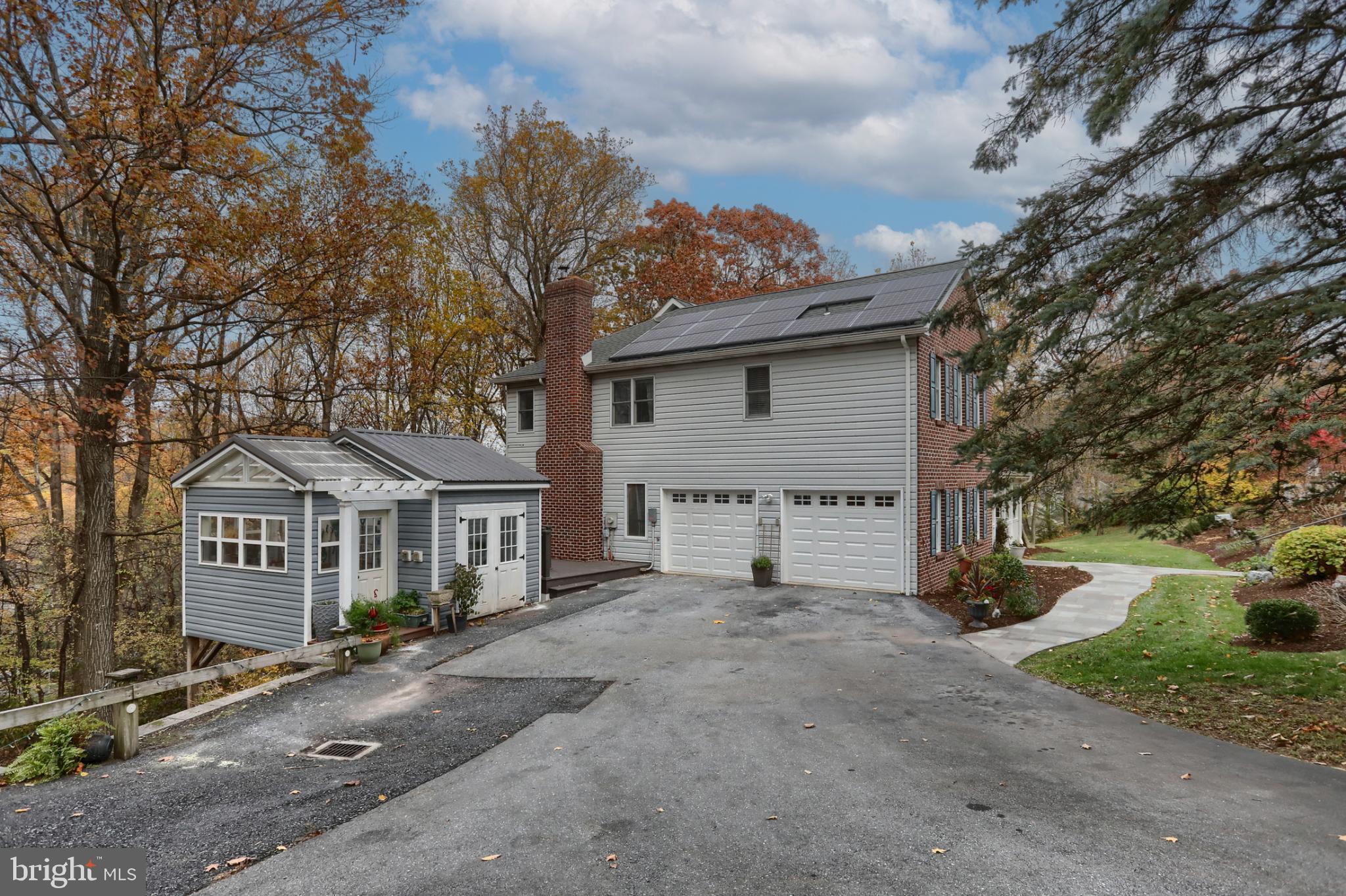 1609 SPRING HILL DRIVE