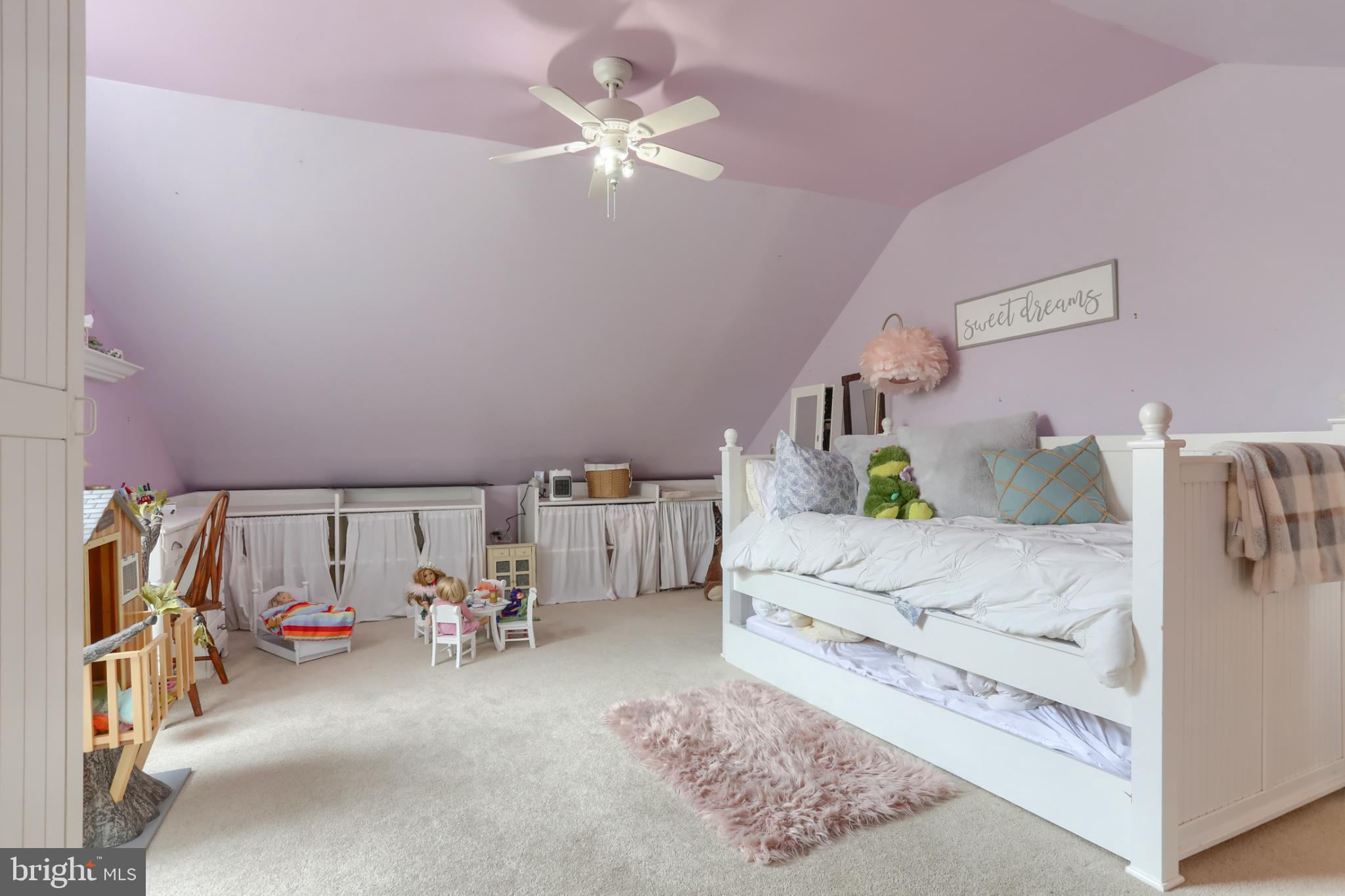 1609 SPRING HILL DRIVE