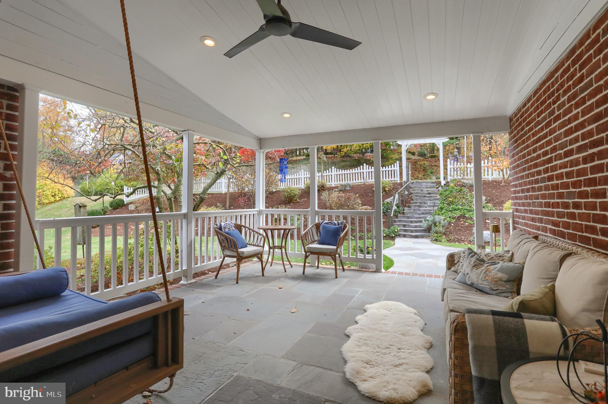 1609 SPRING HILL DRIVE