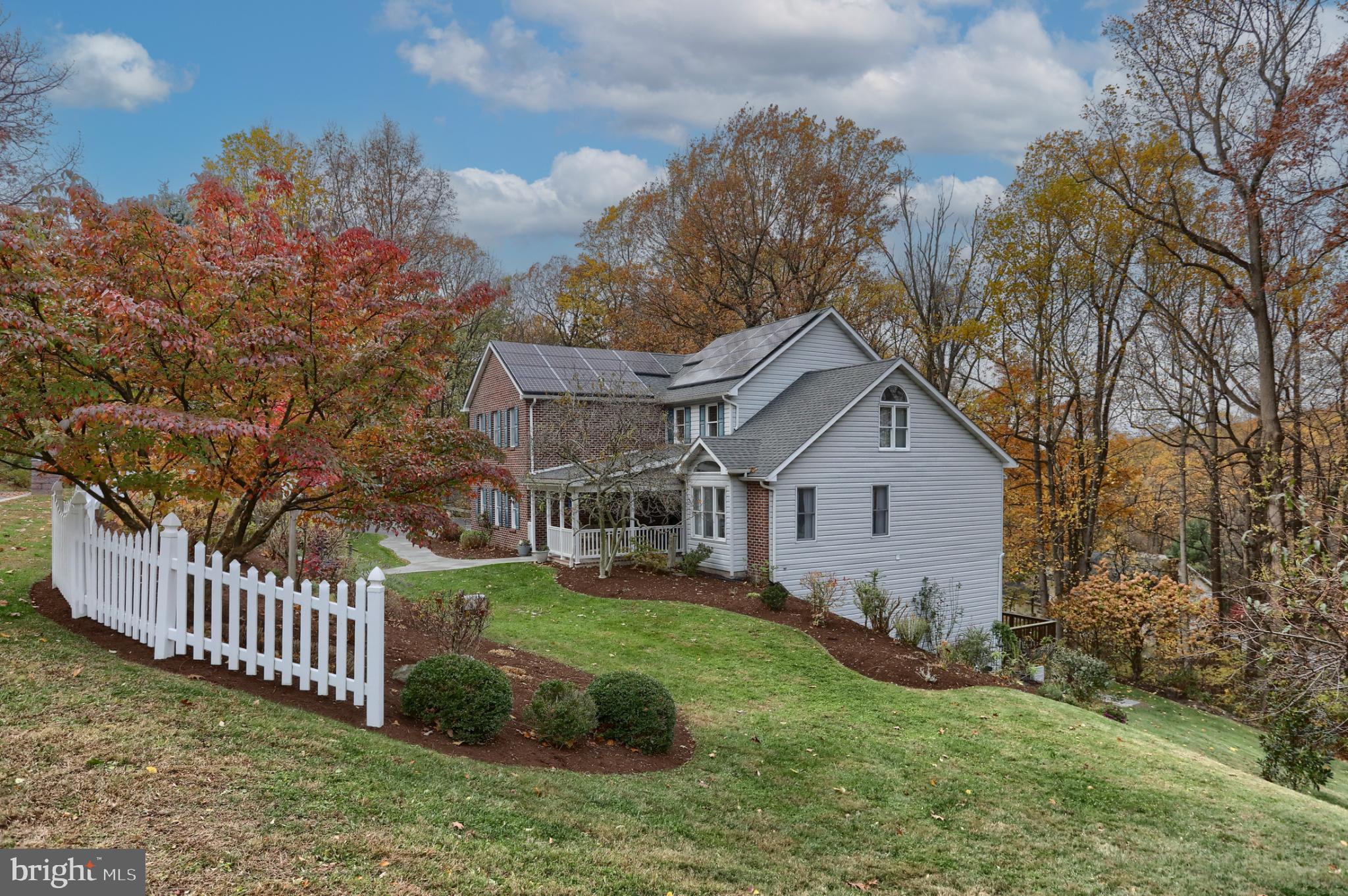 1609 SPRING HILL DRIVE