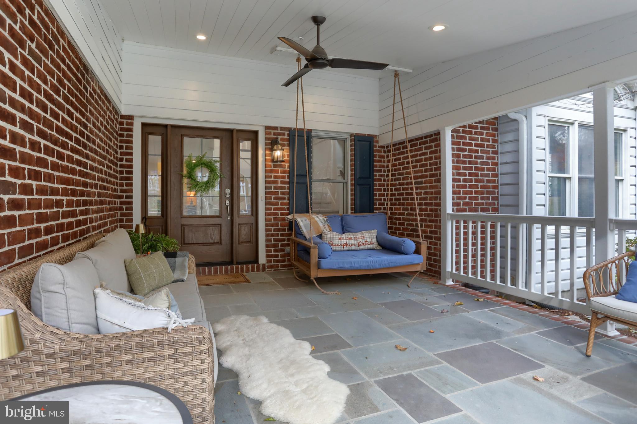 1609 SPRING HILL DRIVE