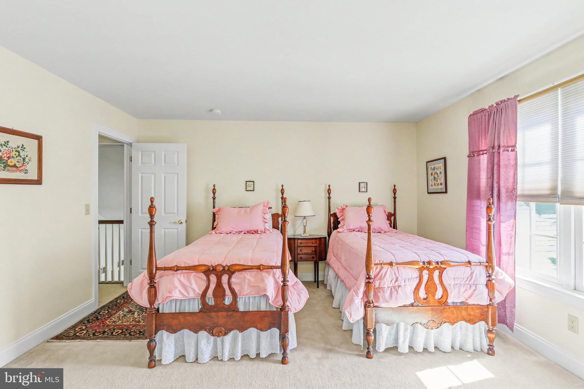 211 BROOKRIDGE COURT