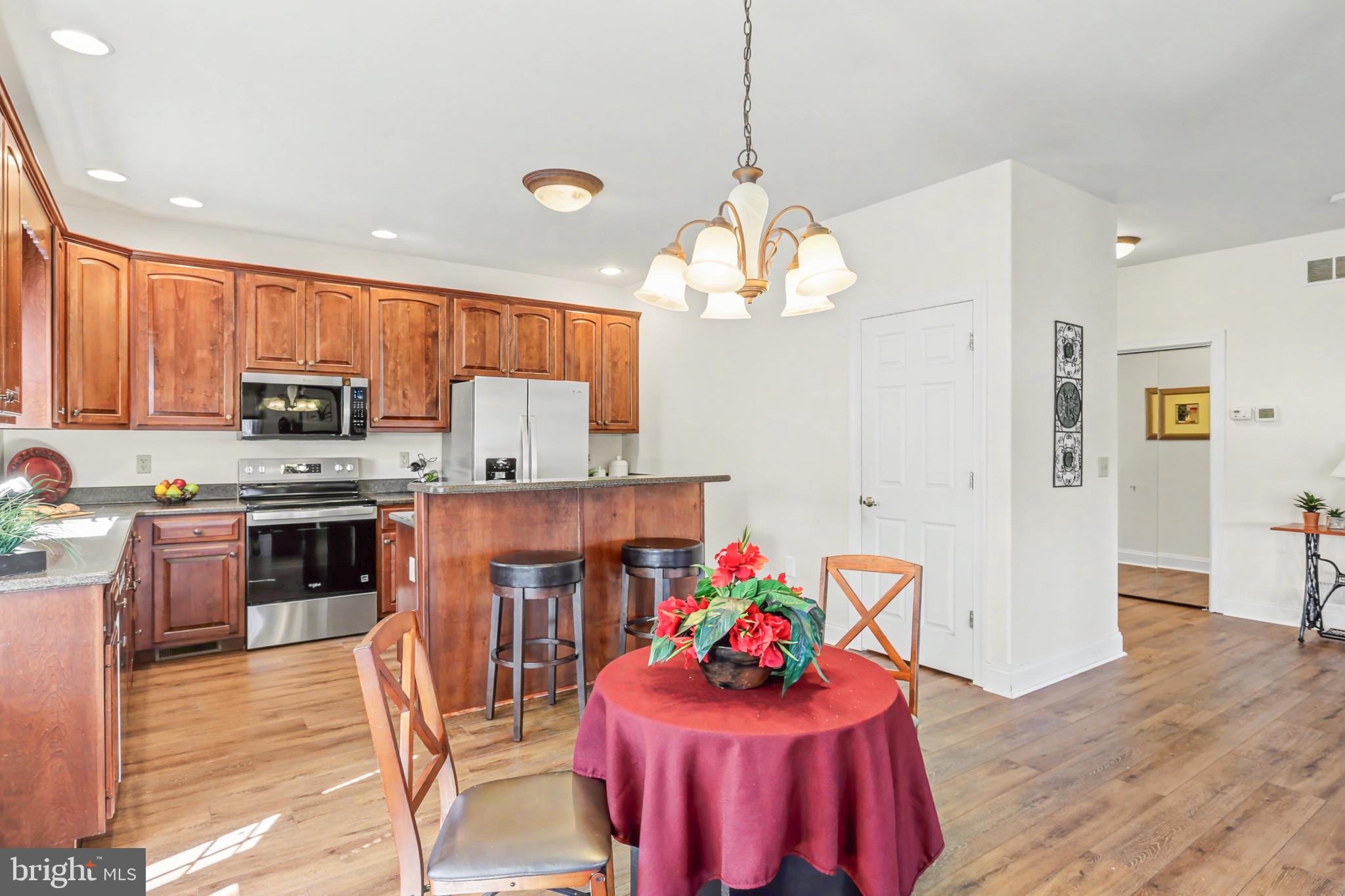 211 BROOKRIDGE COURT