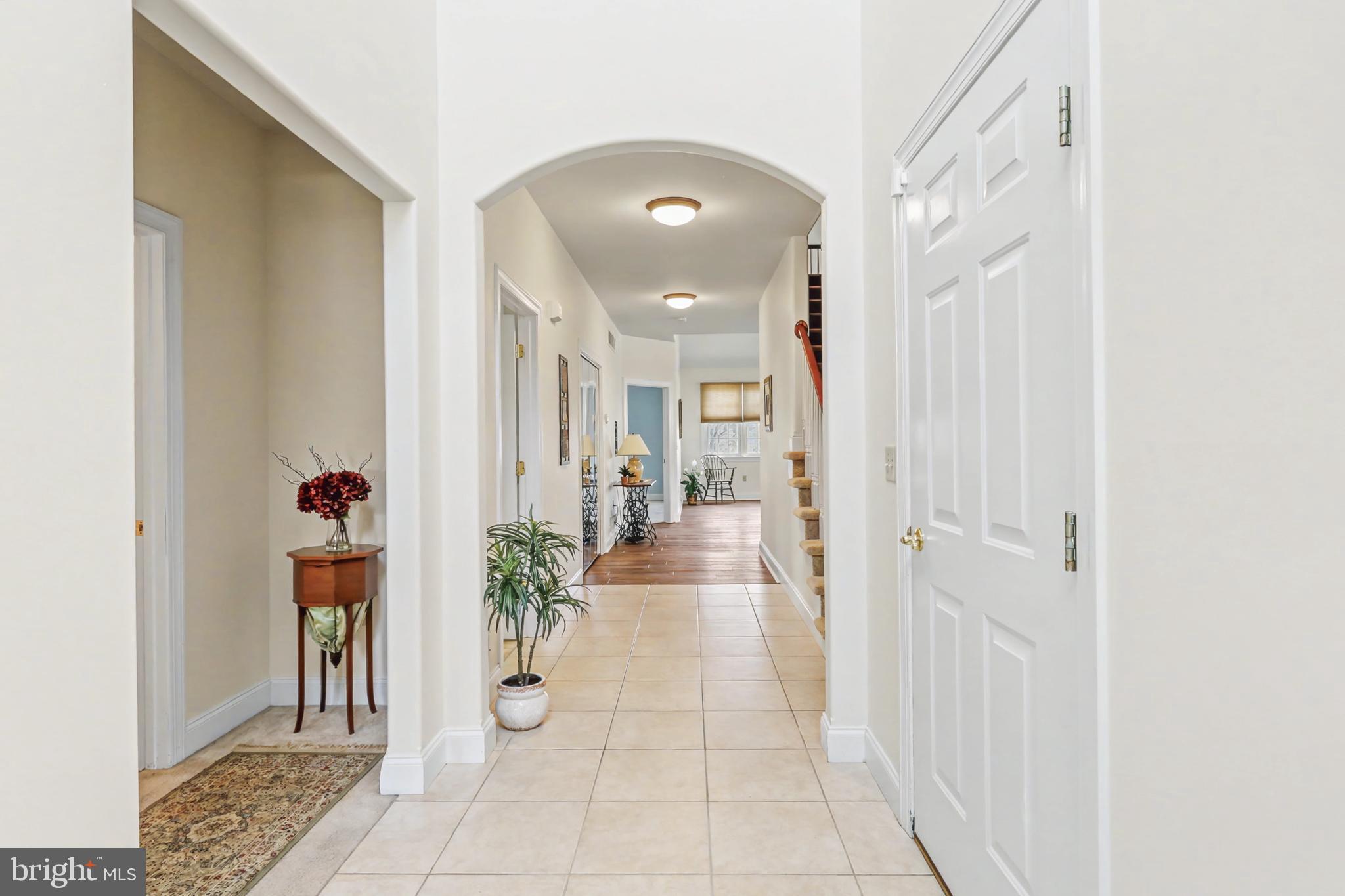 211 BROOKRIDGE COURT