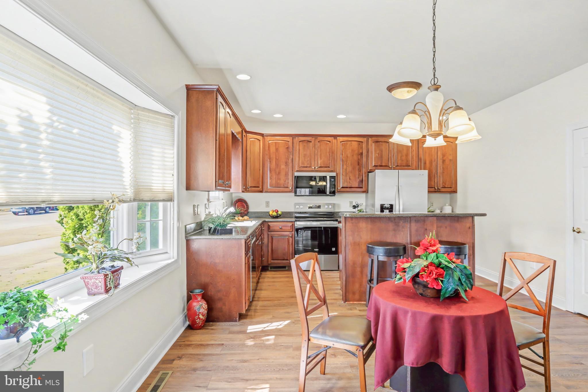 211 BROOKRIDGE COURT