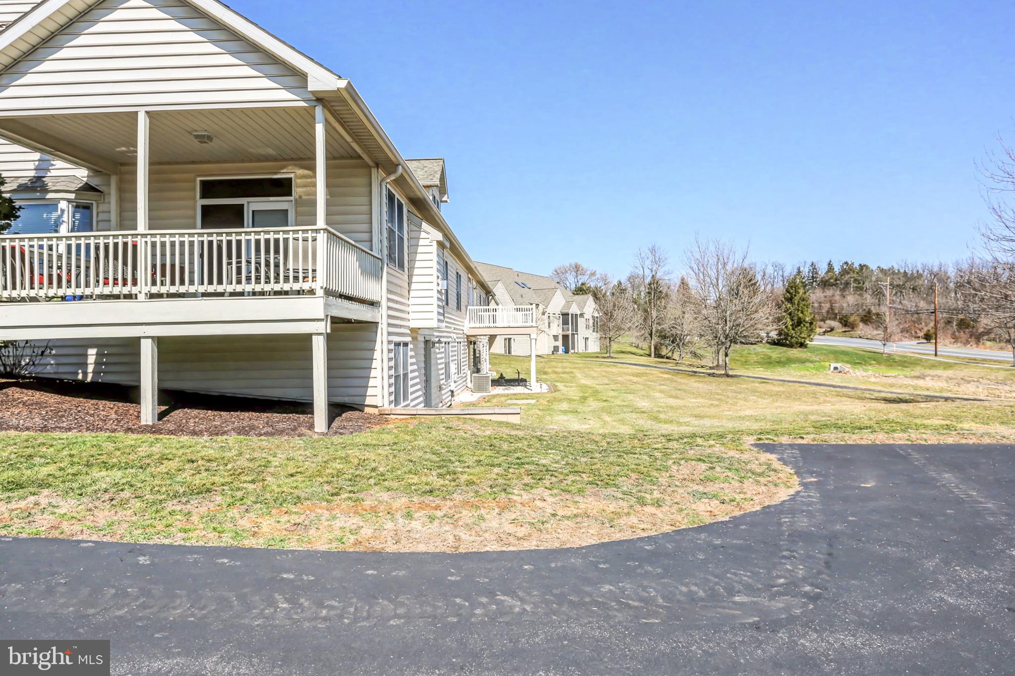 211 BROOKRIDGE COURT