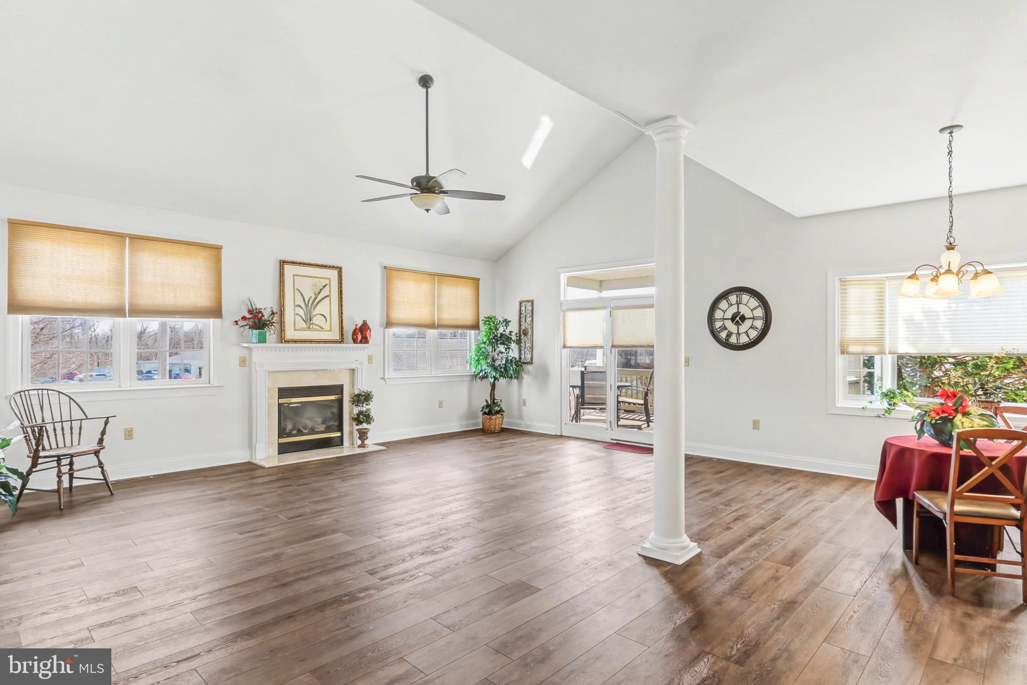 211 BROOKRIDGE COURT