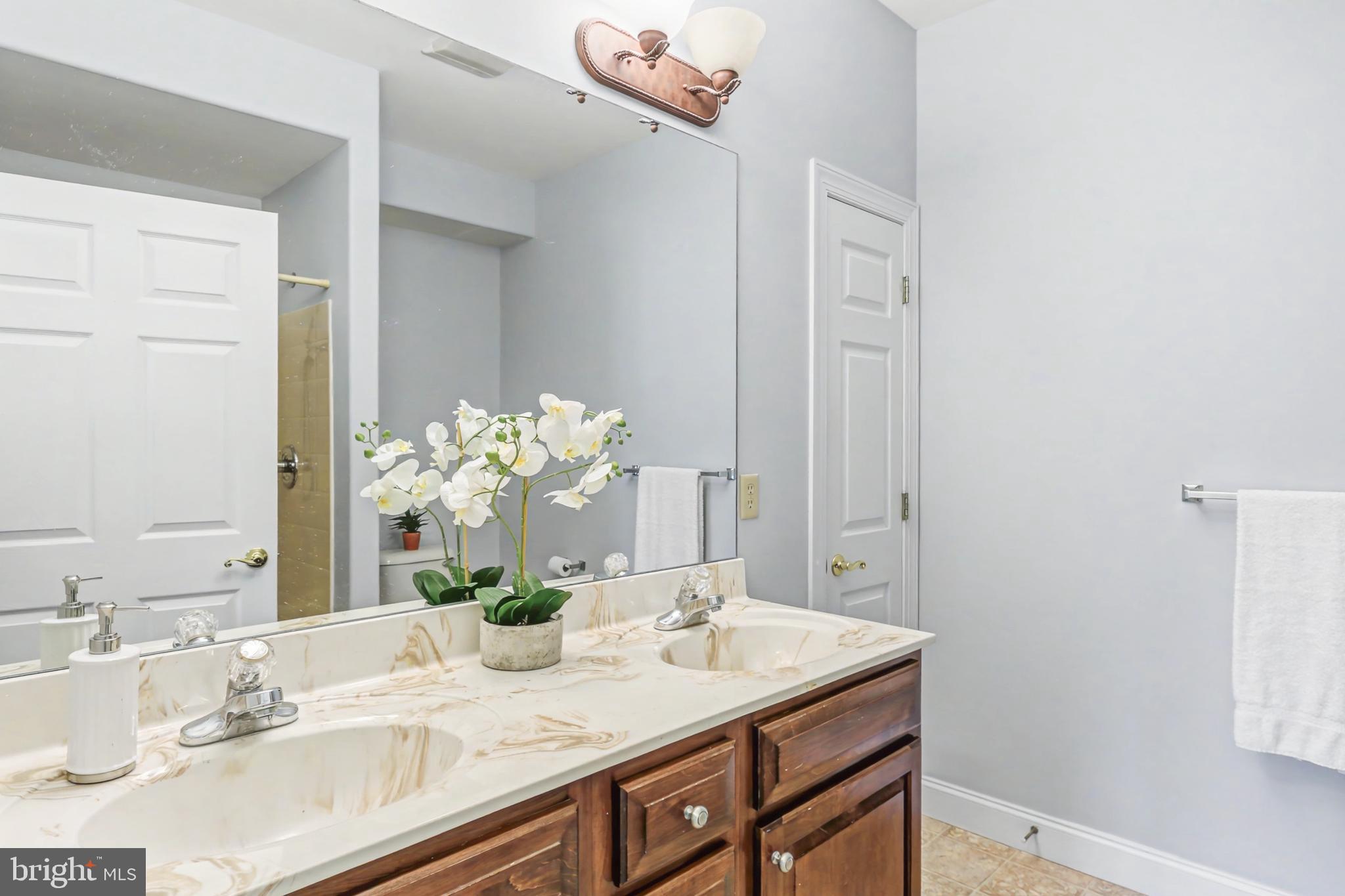 211 BROOKRIDGE COURT