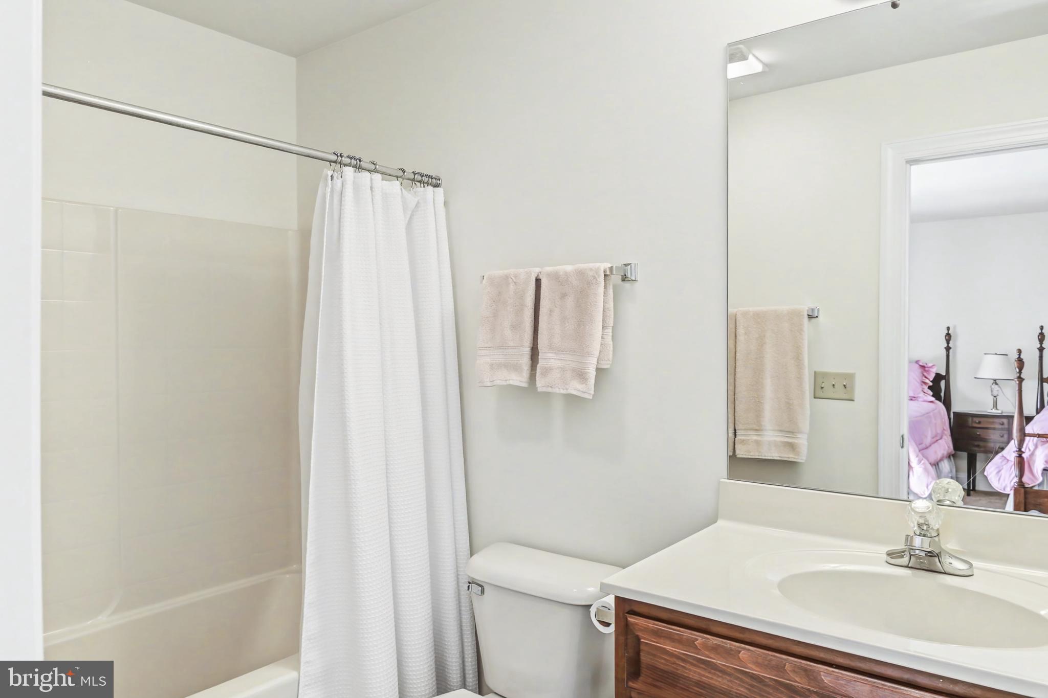 211 BROOKRIDGE COURT