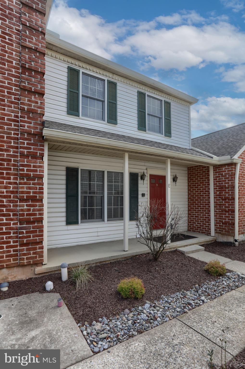 2057E E RALEIGH ROAD