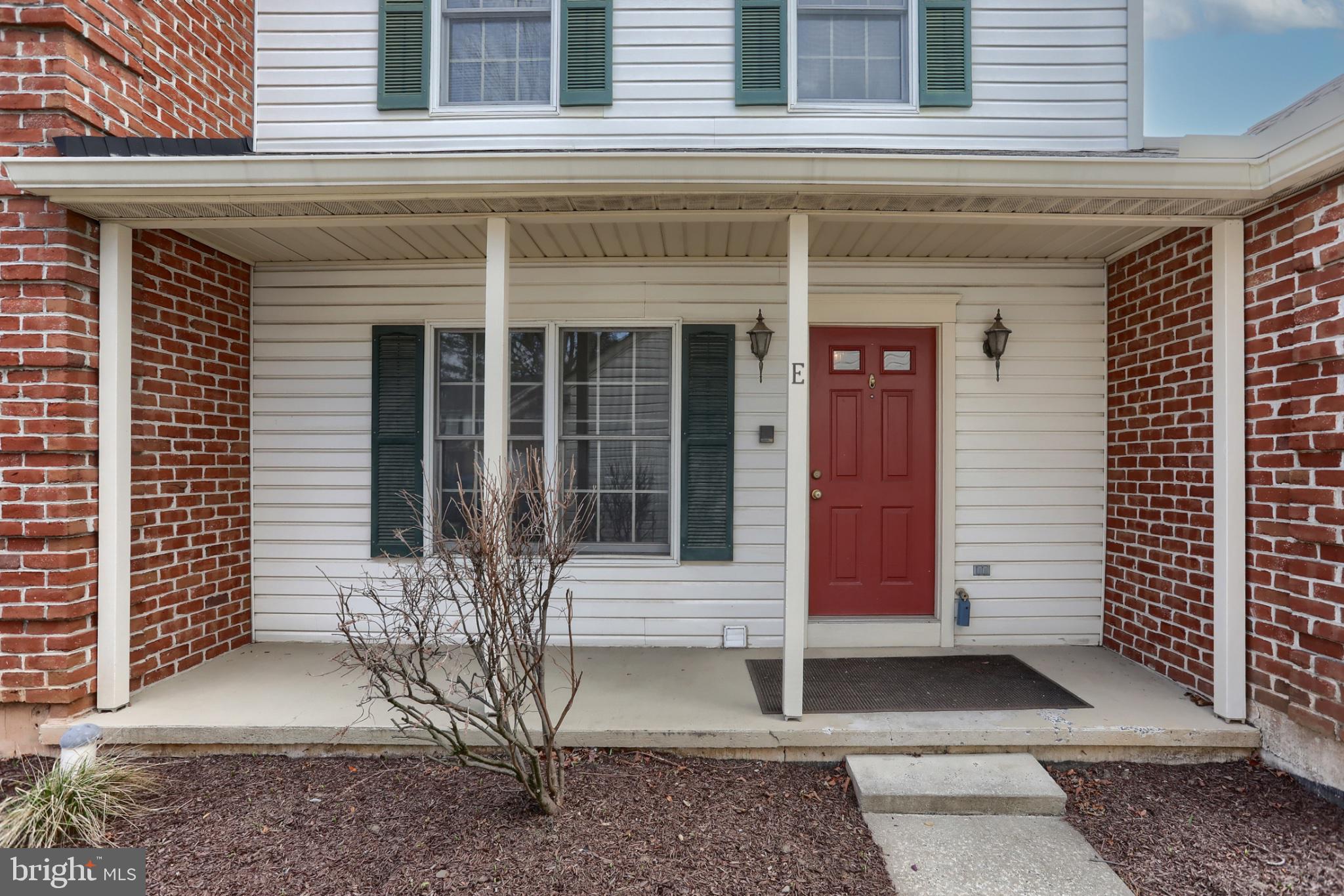 2057E E RALEIGH ROAD