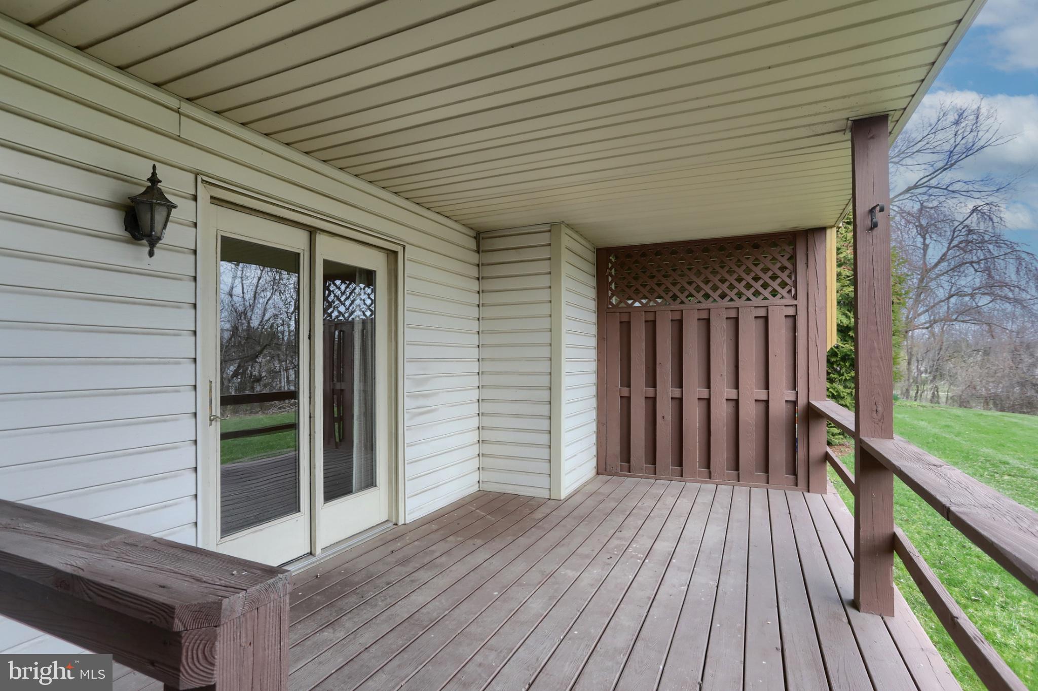 2057E E RALEIGH ROAD