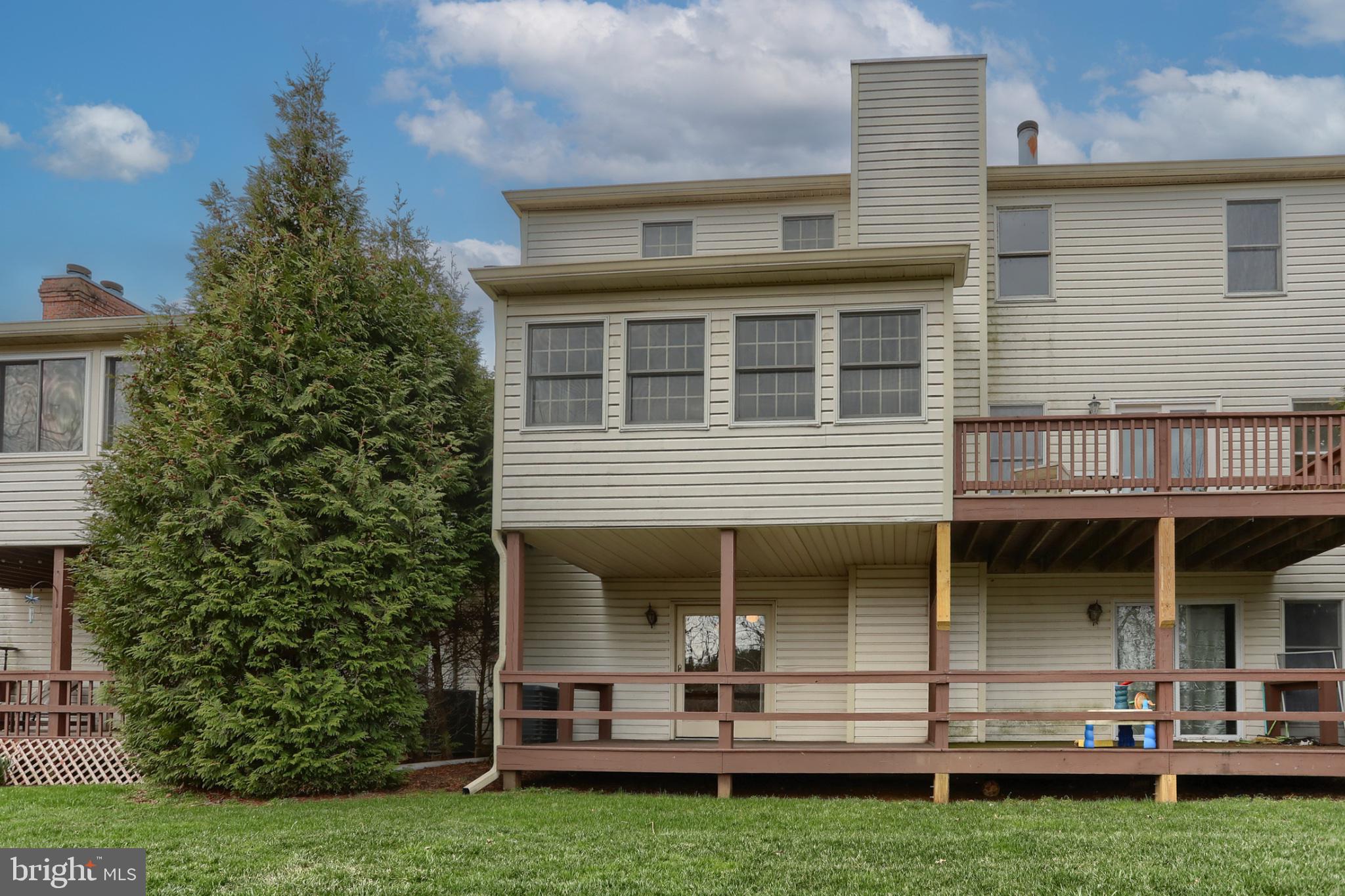 2057E E RALEIGH ROAD